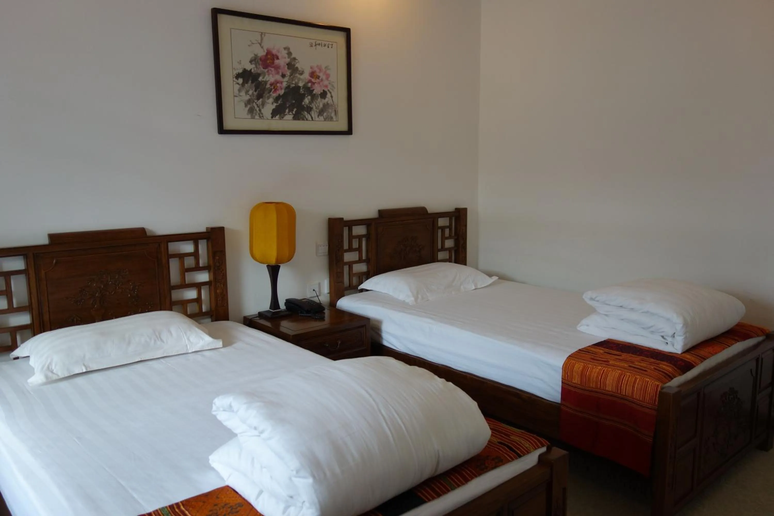 Bed in Ming Courtyard