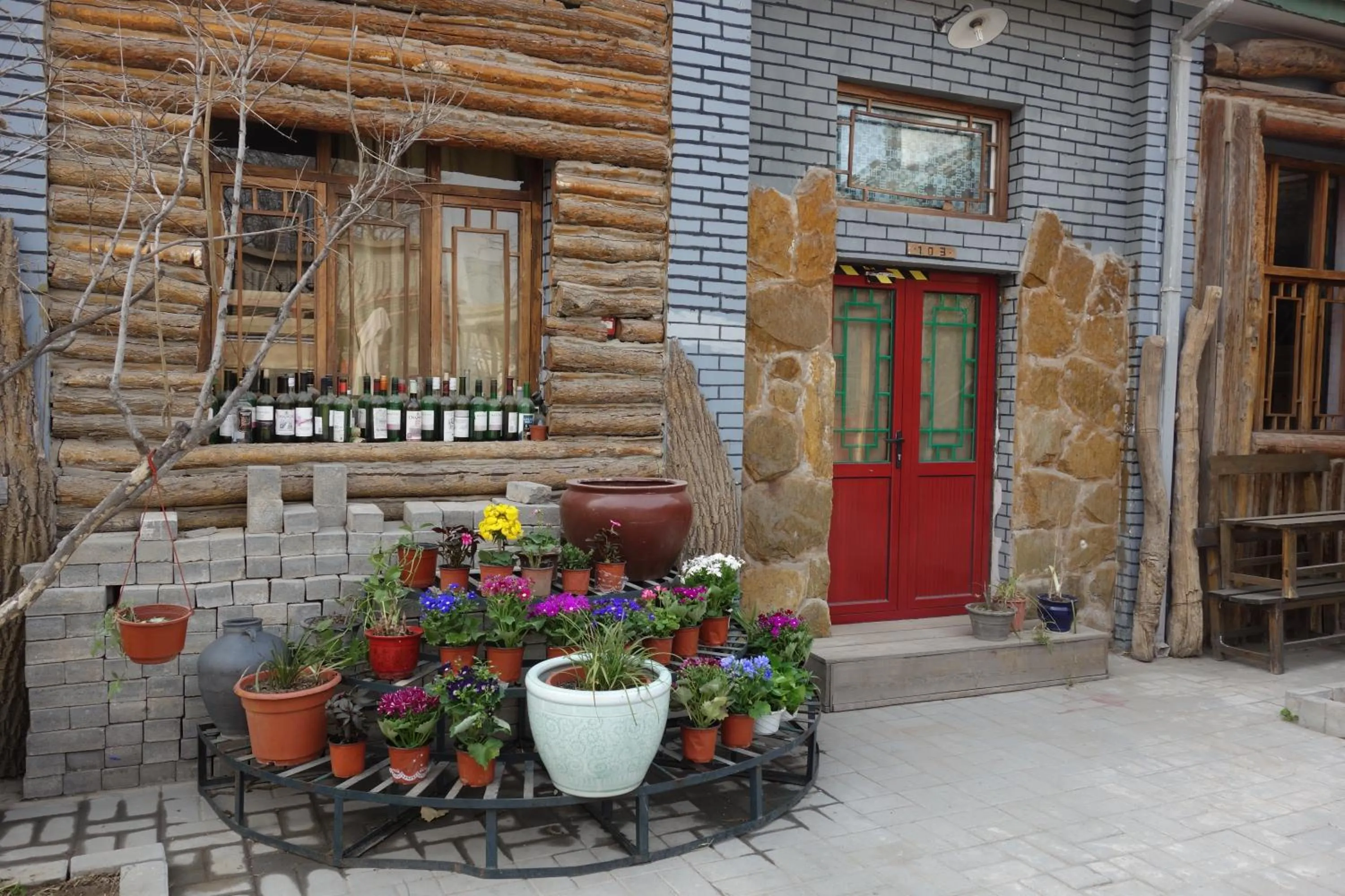 Decorative detail in Ming Courtyard