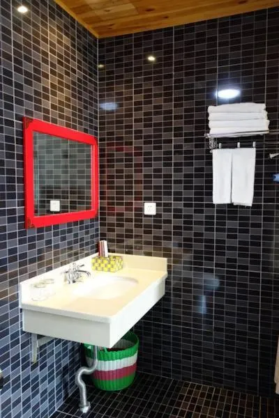 Bathroom in Ming Courtyard