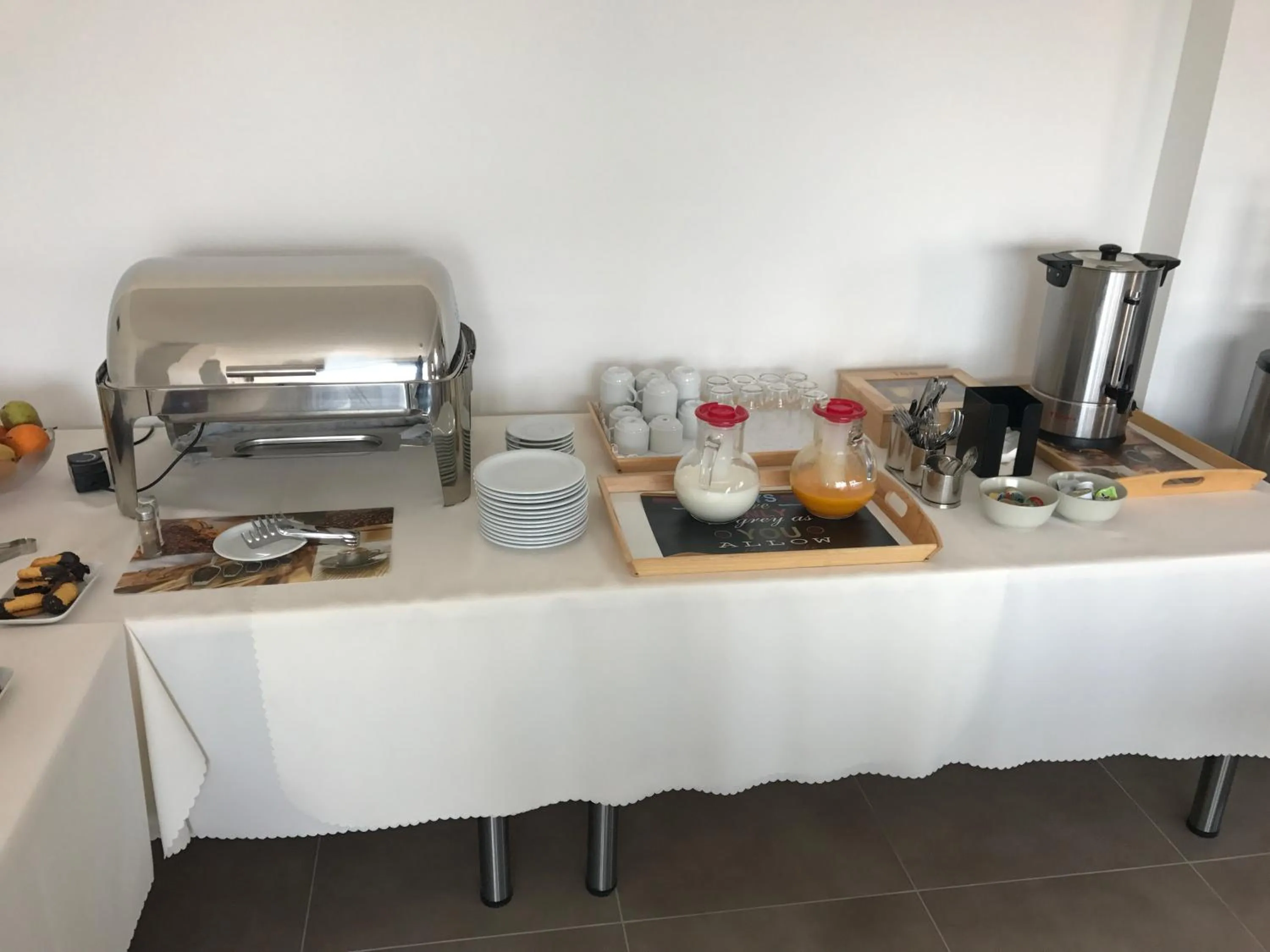 Buffet breakfast in Aenaon Rooms