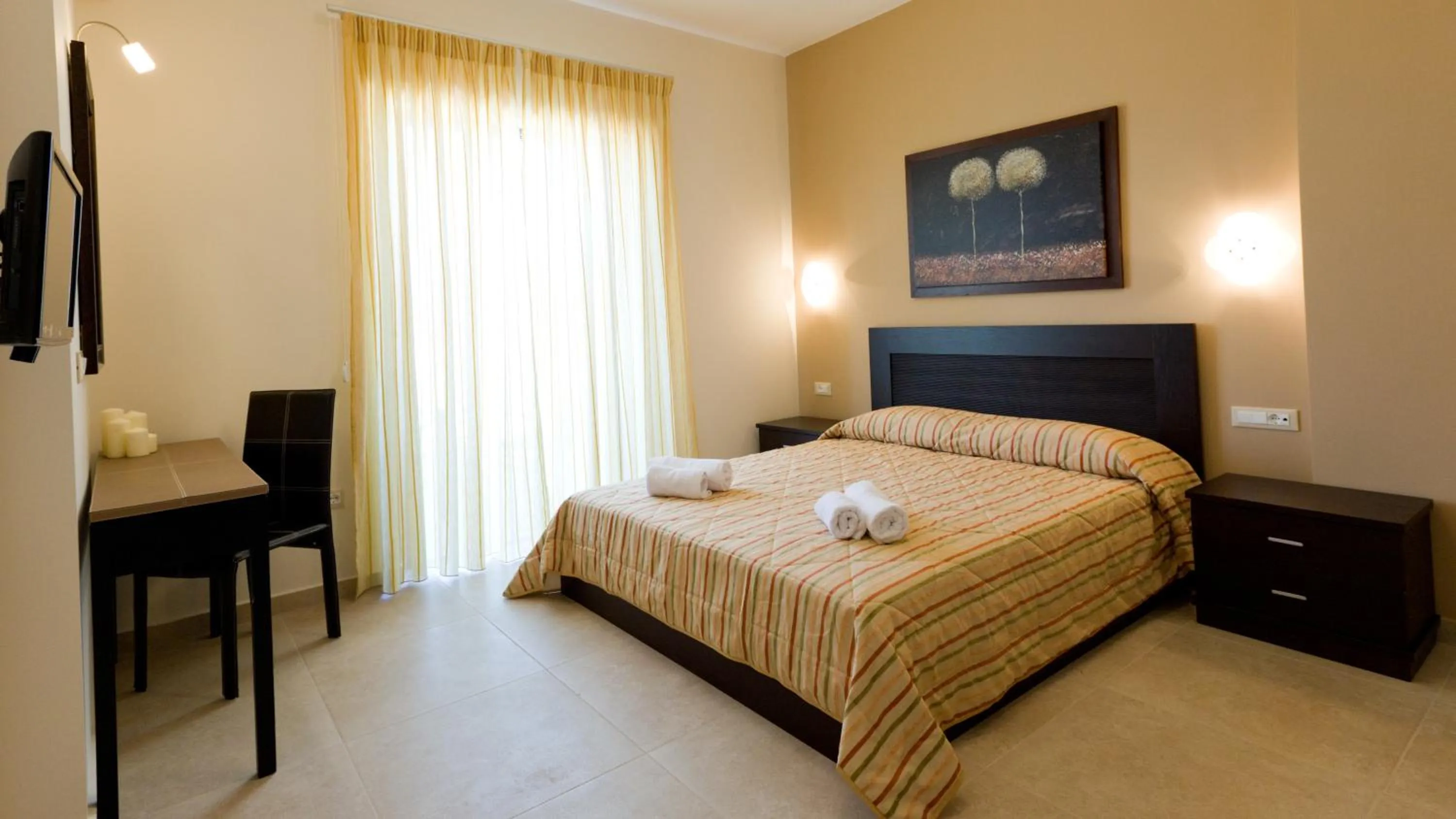 Photo of the whole room, Bed in Aenaon Rooms