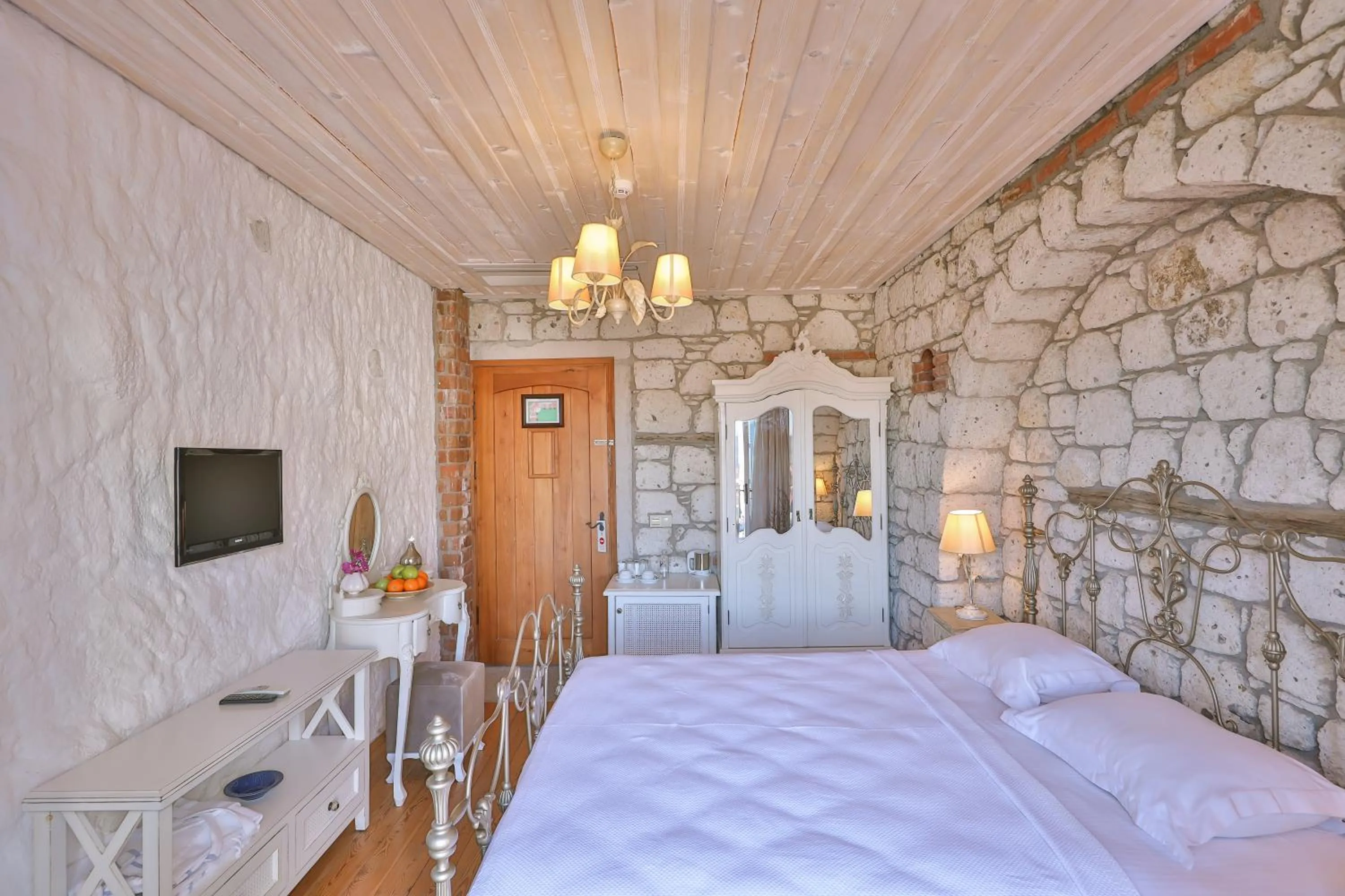 Photo of the whole room, Bed in Imren Han Hotel - Special Category