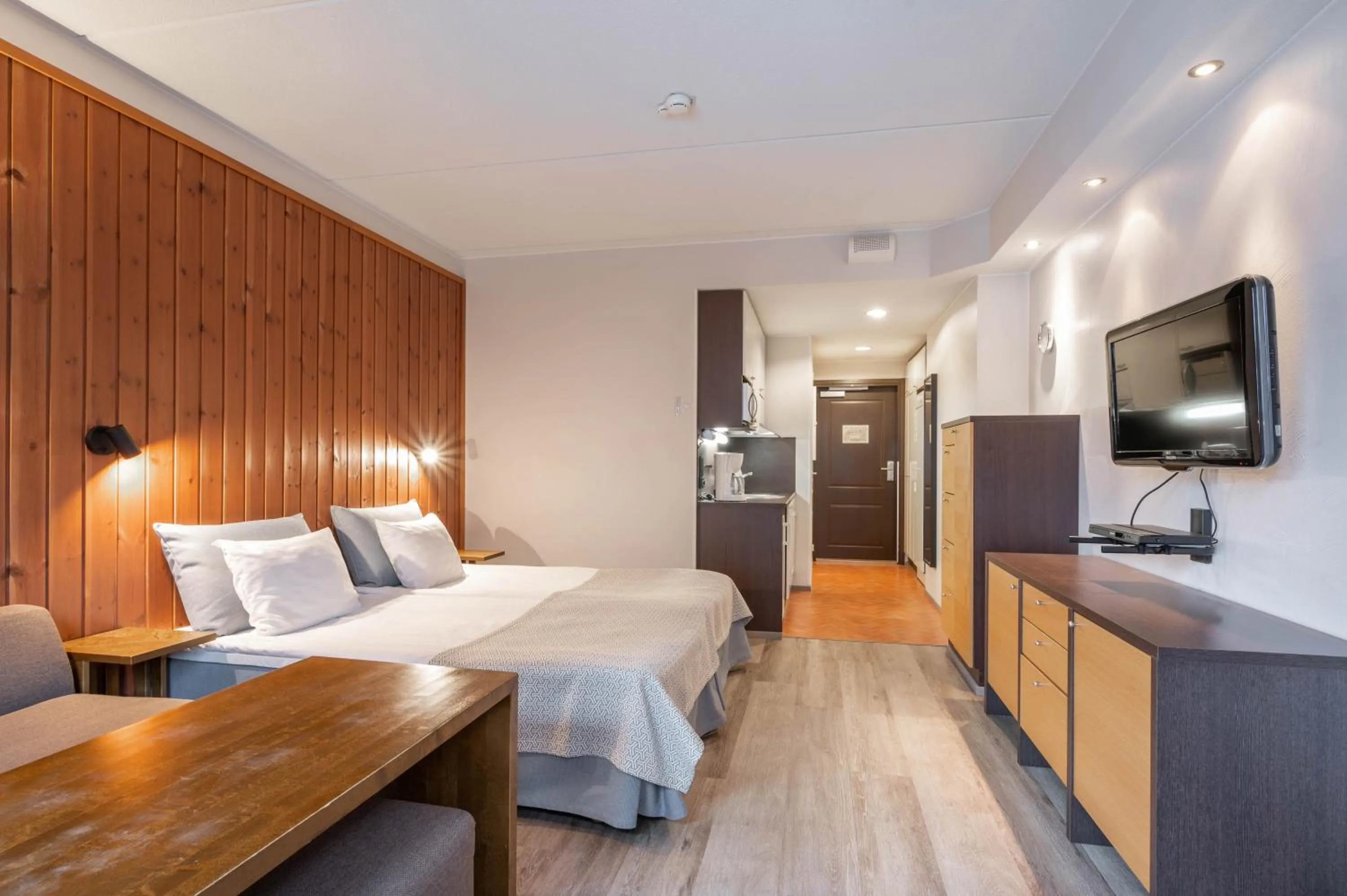 Decorative detail, Bed in Ski-Inn RukaVillage