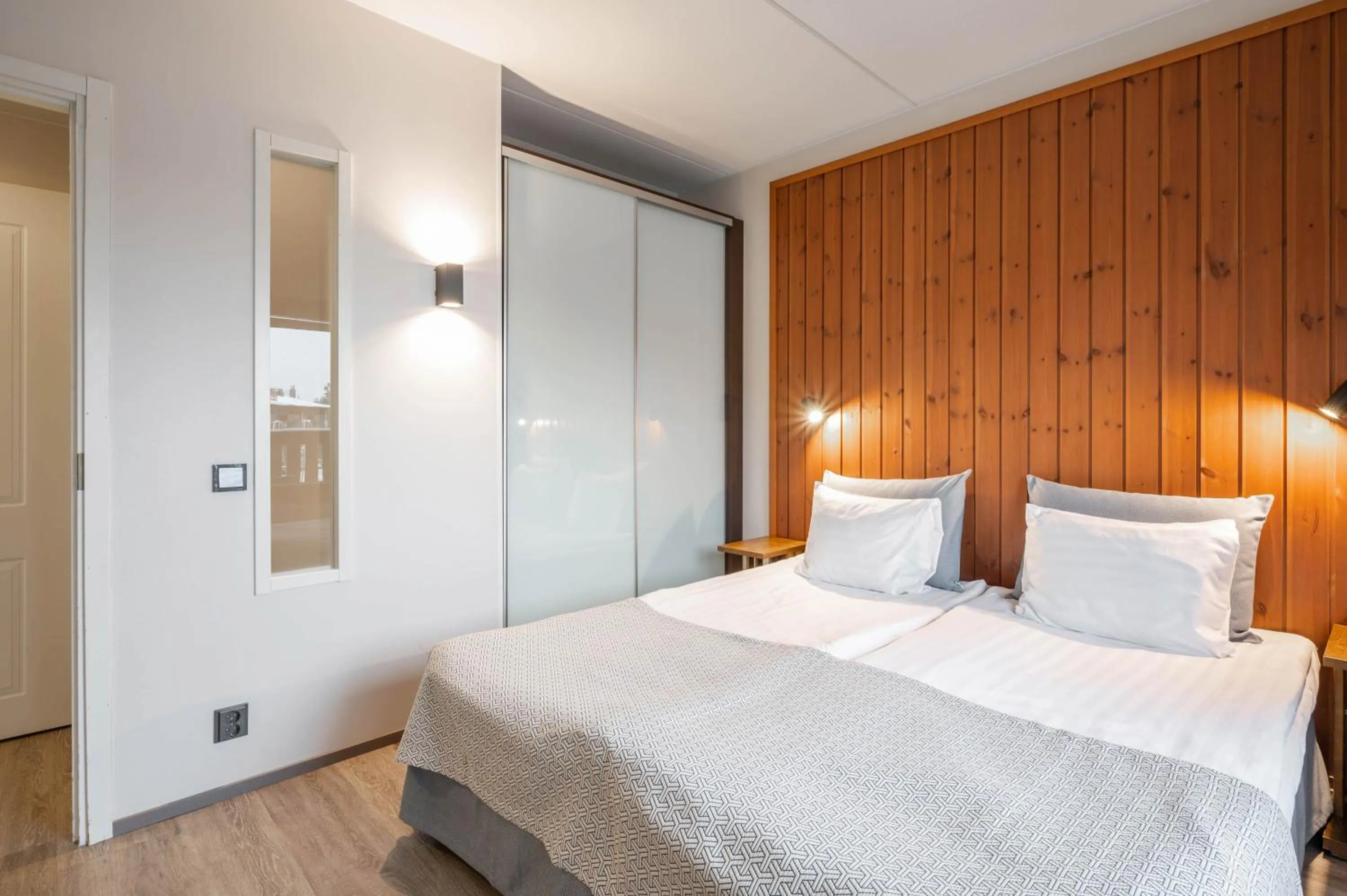 Decorative detail, Bed in Ski-Inn RukaVillage