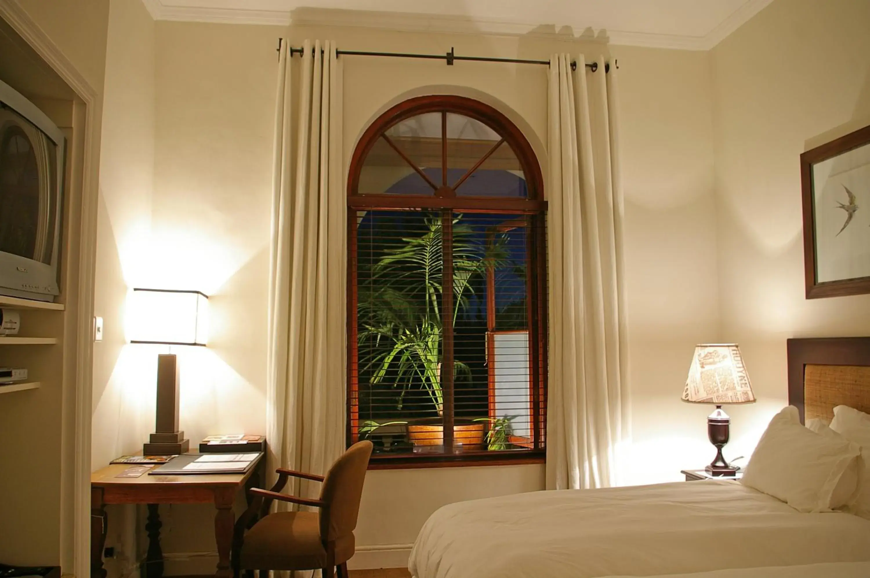 Twin Room in The Royal Hotel Twin Room in The Royal Hotel