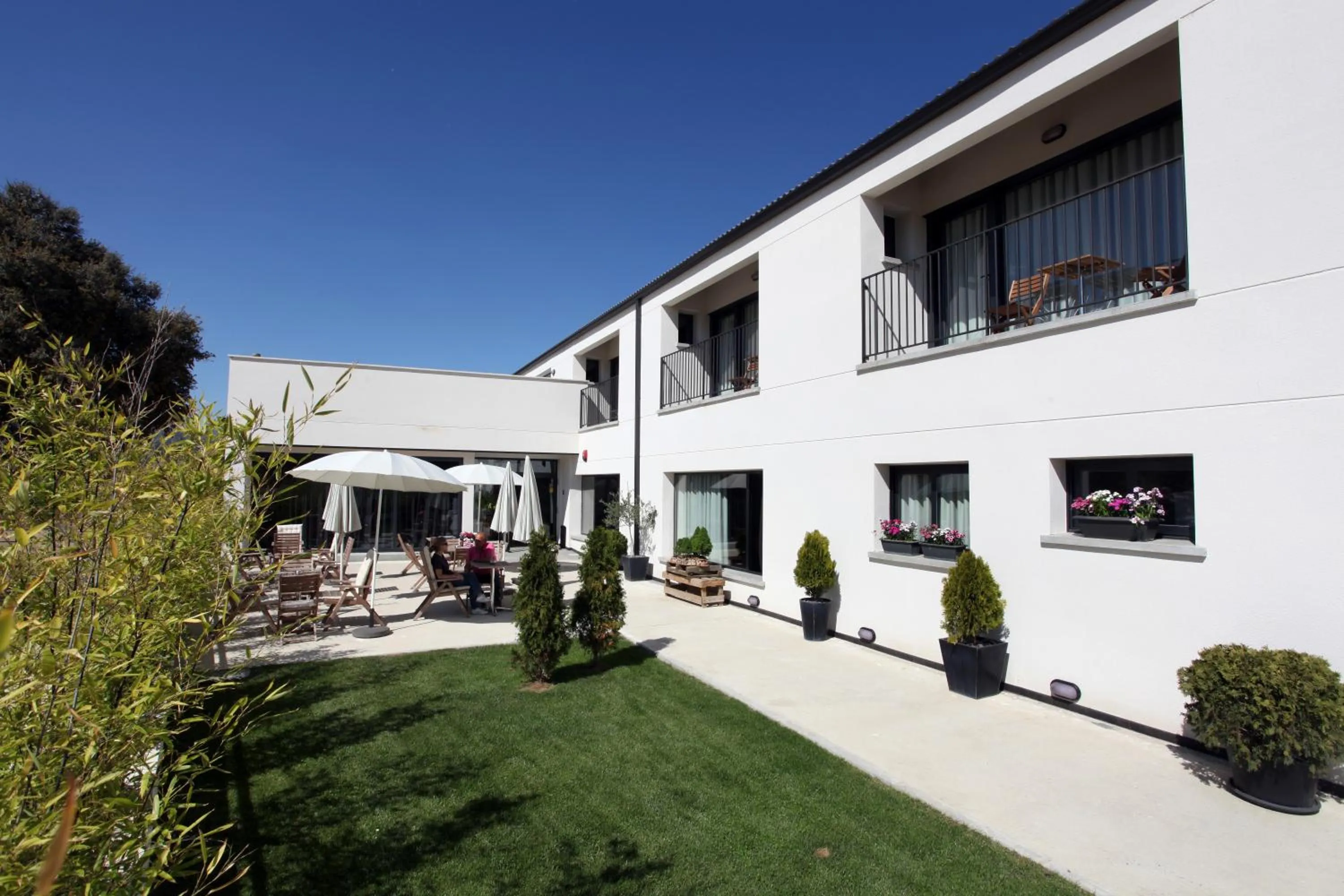 Property building in El Hotelito