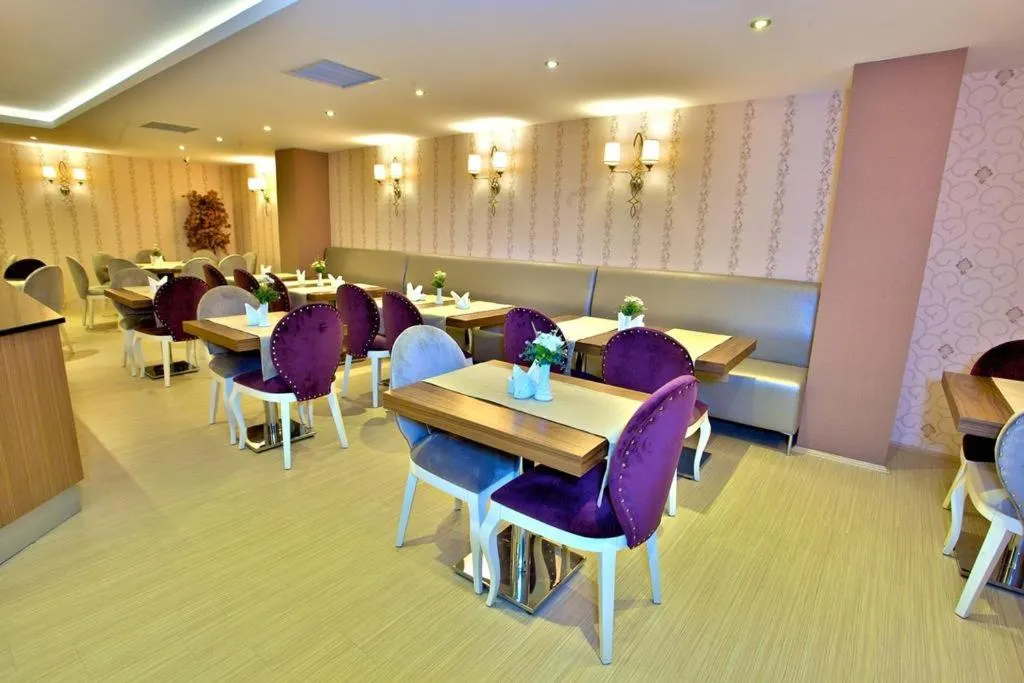 Buffet breakfast in Laleli Emin Old City Hotel