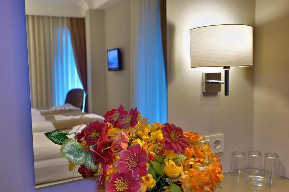 Decorative detail, Bed in Laleli Emin Old City Hotel