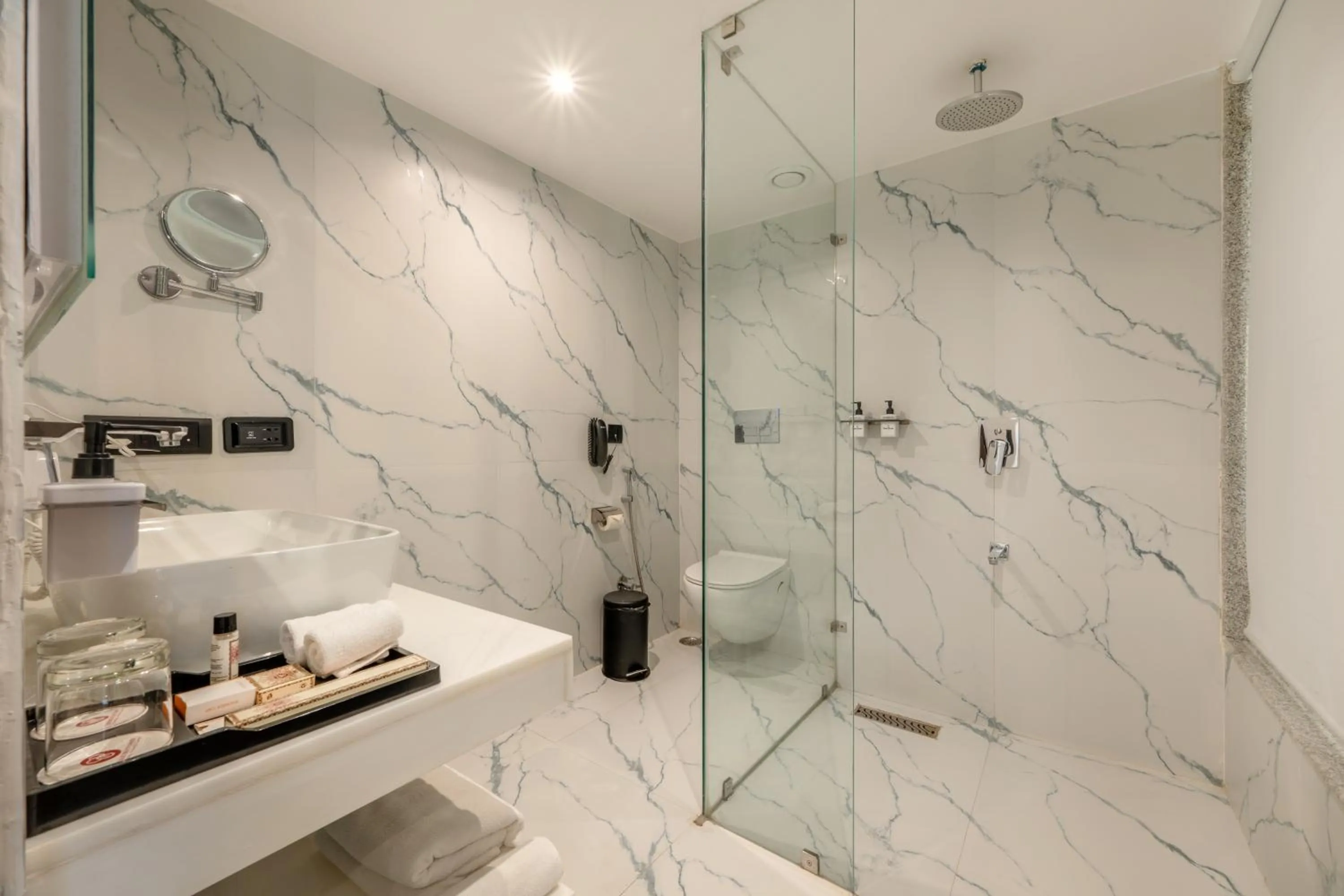 Bathroom in Pink Pearl Hotel By Chokhi Dhani