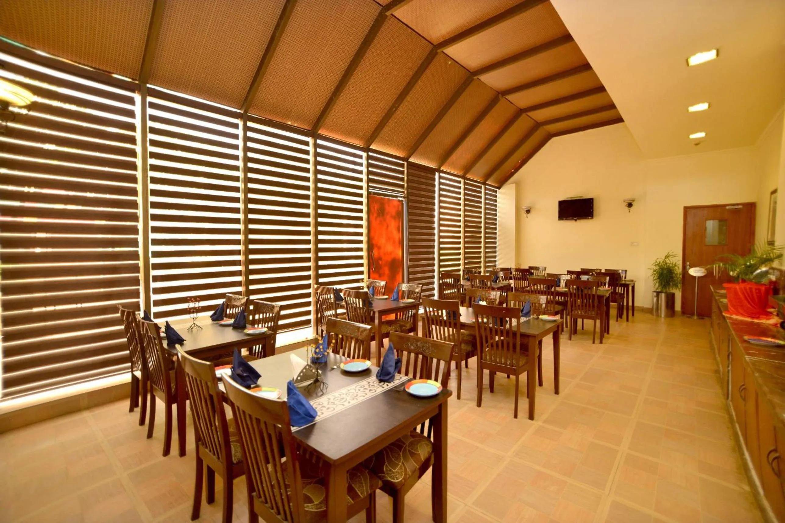 Restaurant/places to eat in Pink Pearl Hotel By Chokhi Dhani