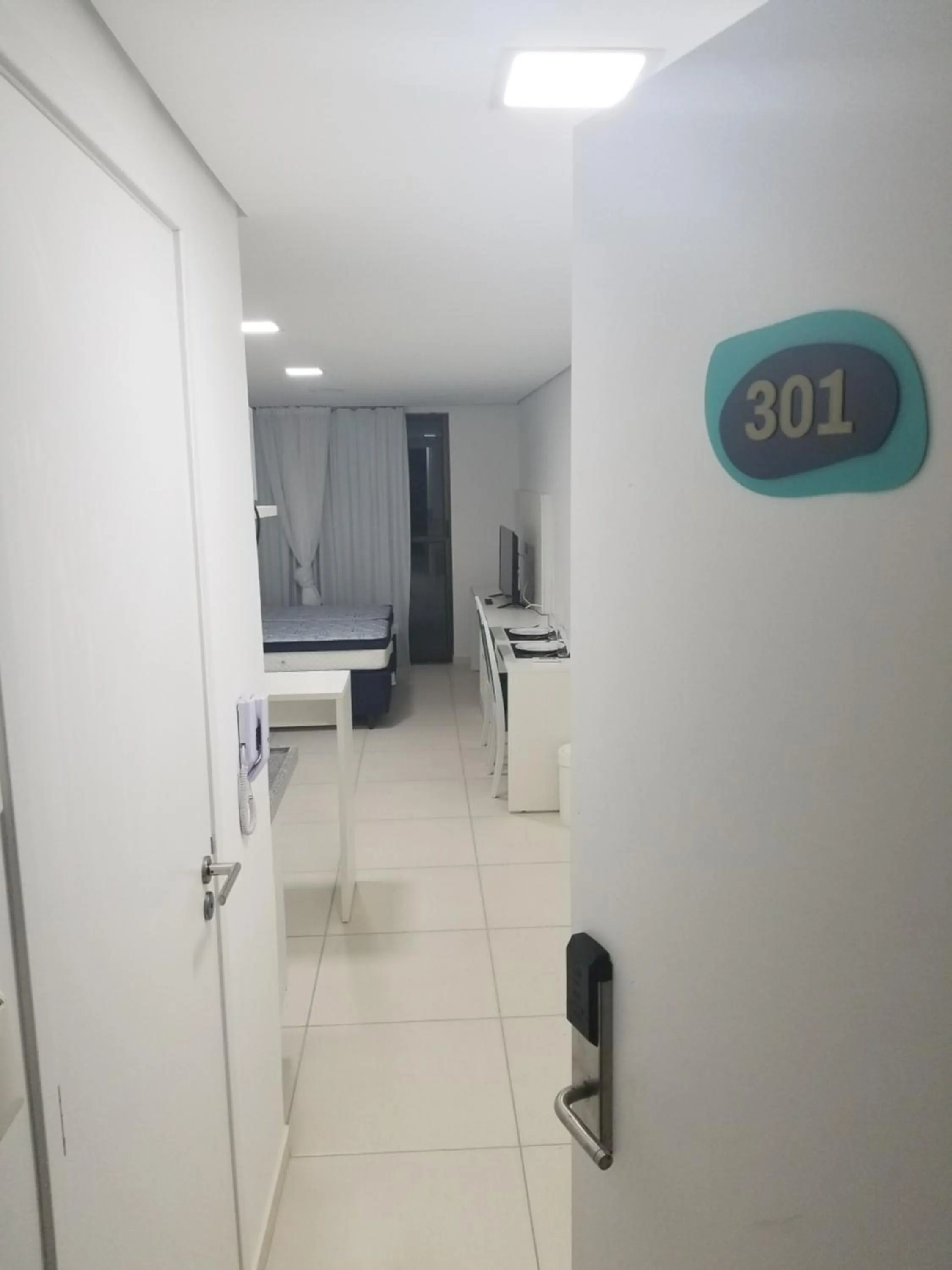 Facade/entrance in Laguna Beach Flat - LUXO