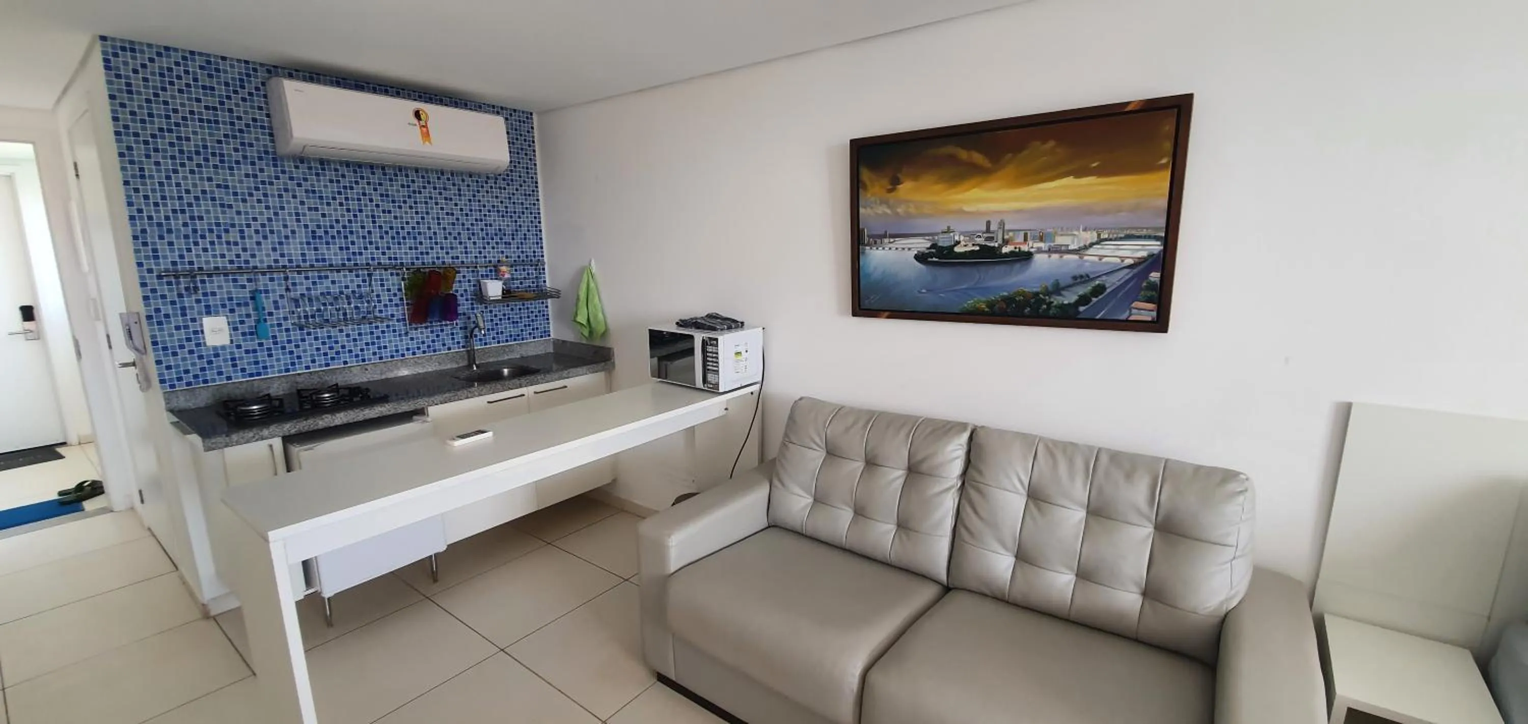 Kitchen or kitchenette in Laguna Beach Flat - LUXO