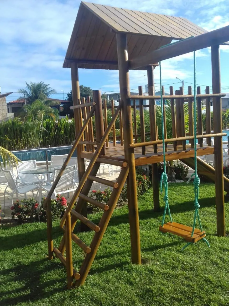 Children play ground in Laguna Beach Flat - LUXO