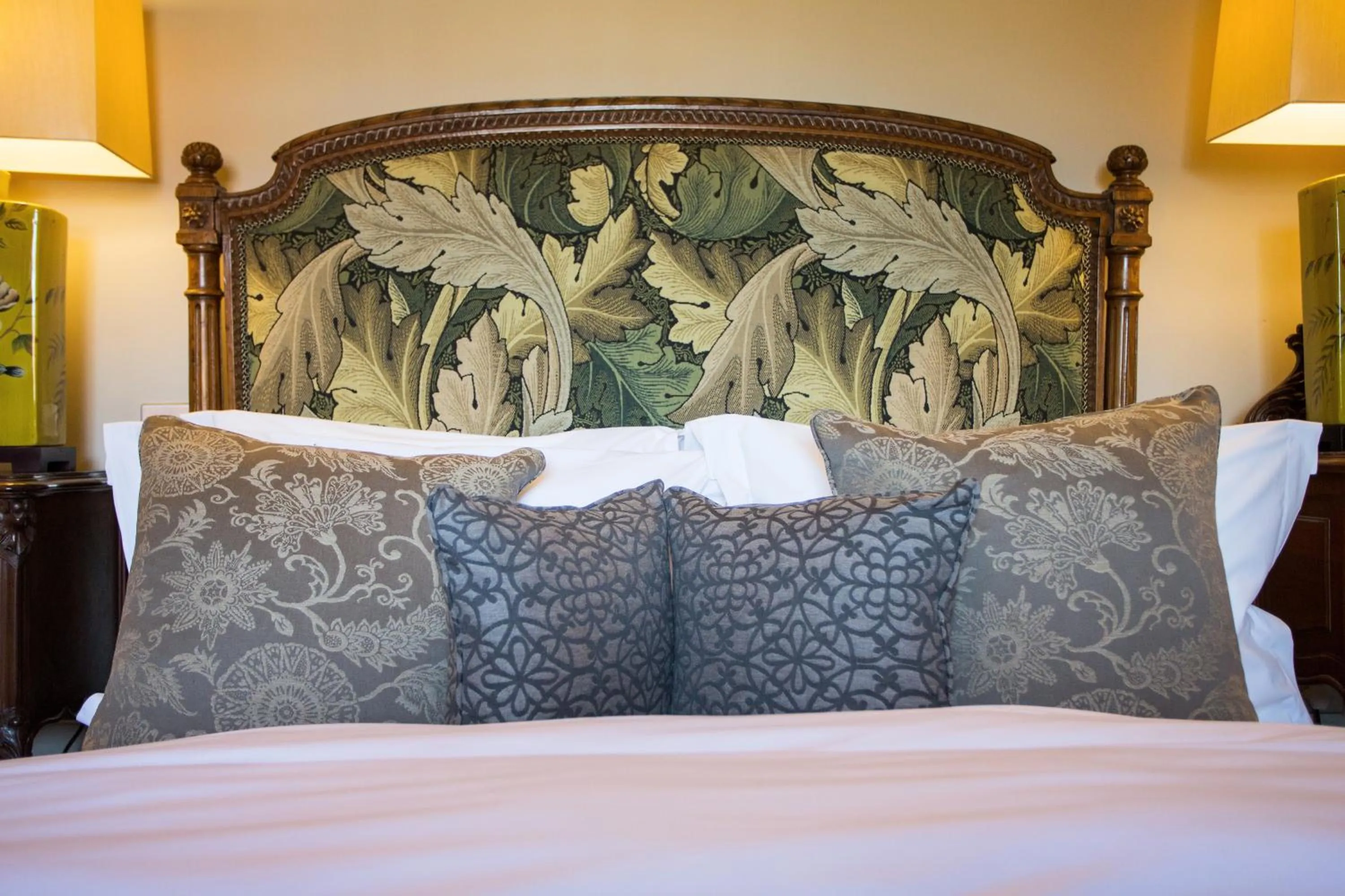 Bed in Grays Court Hotel