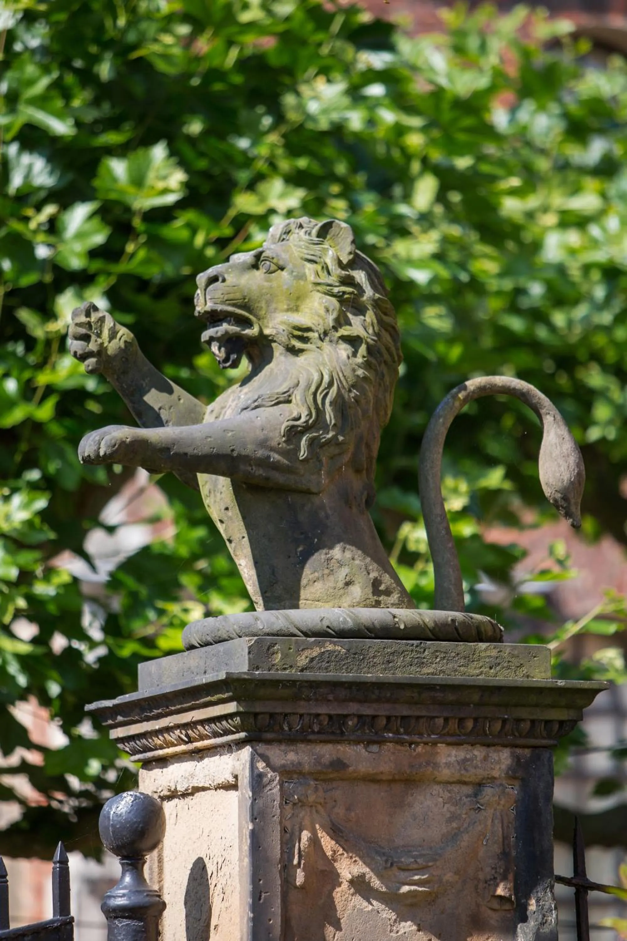 Facade/entrance in Grays Court Hotel
