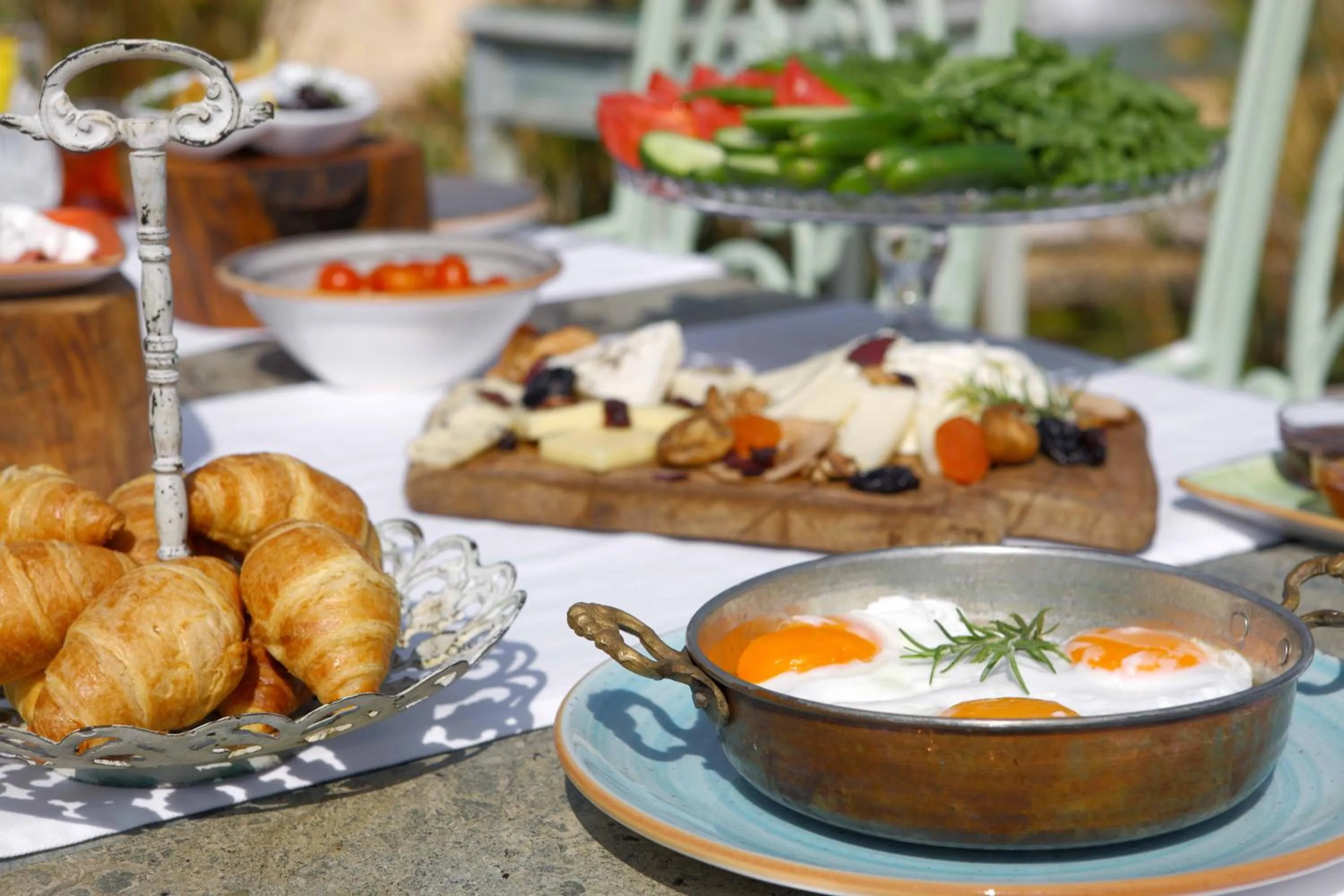 Breakfast in Manici Kasri