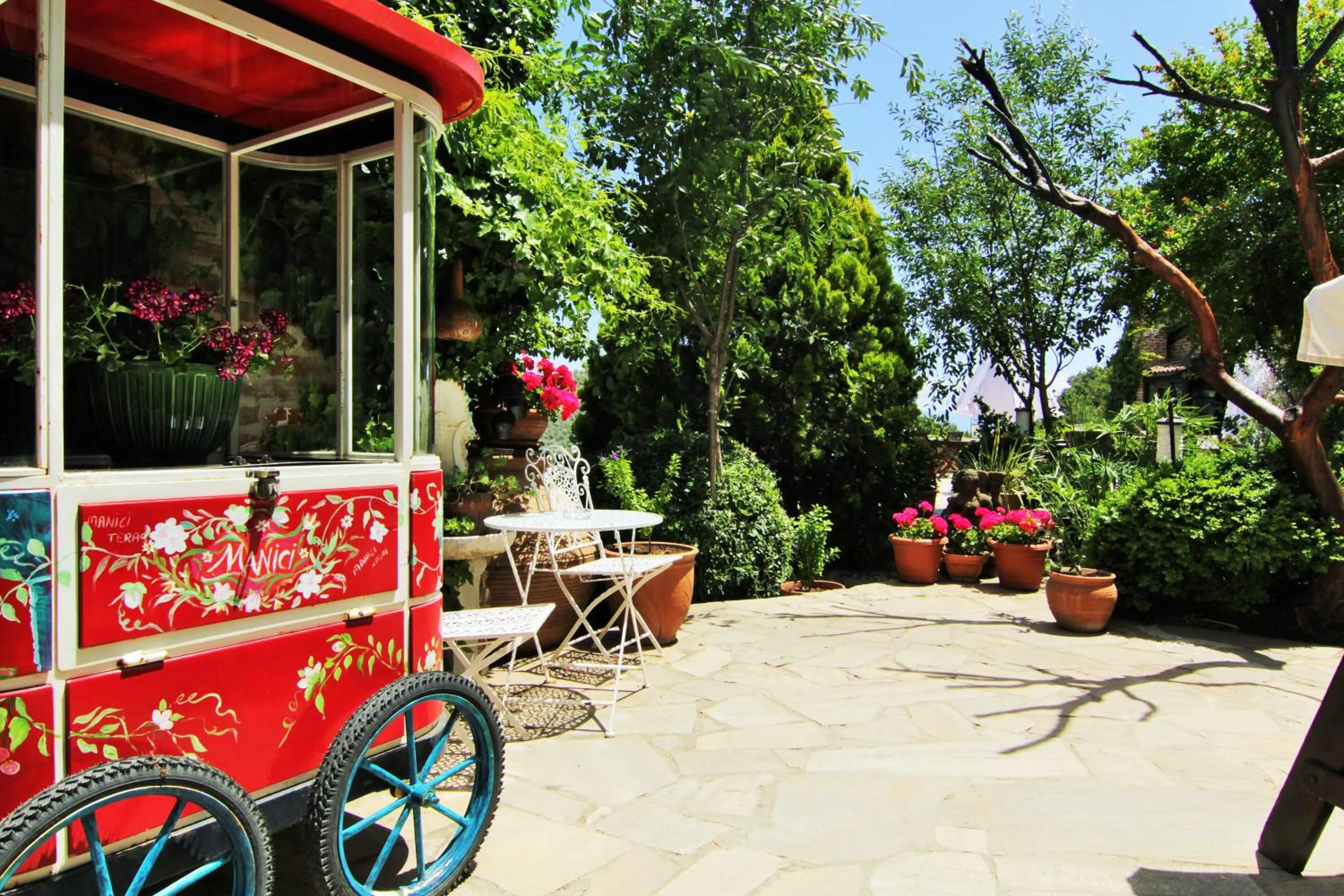Patio in Manici Kasri