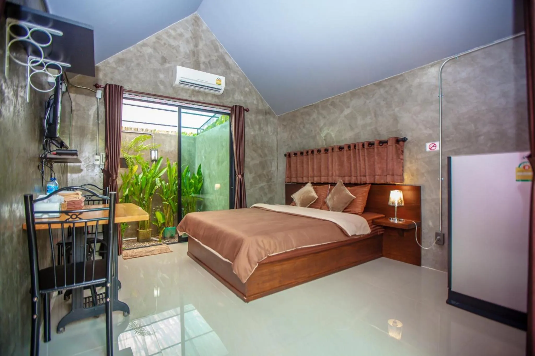 Bed in BR2 House Resort