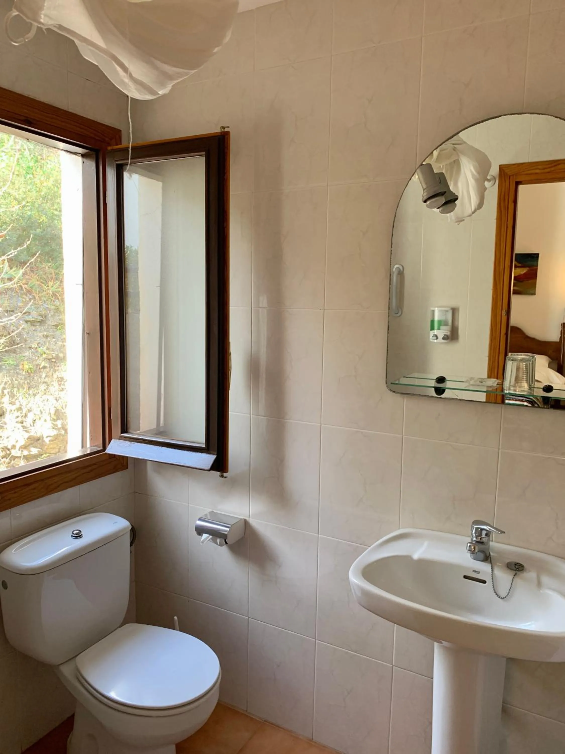 Toilet in Hotel los Bérchules