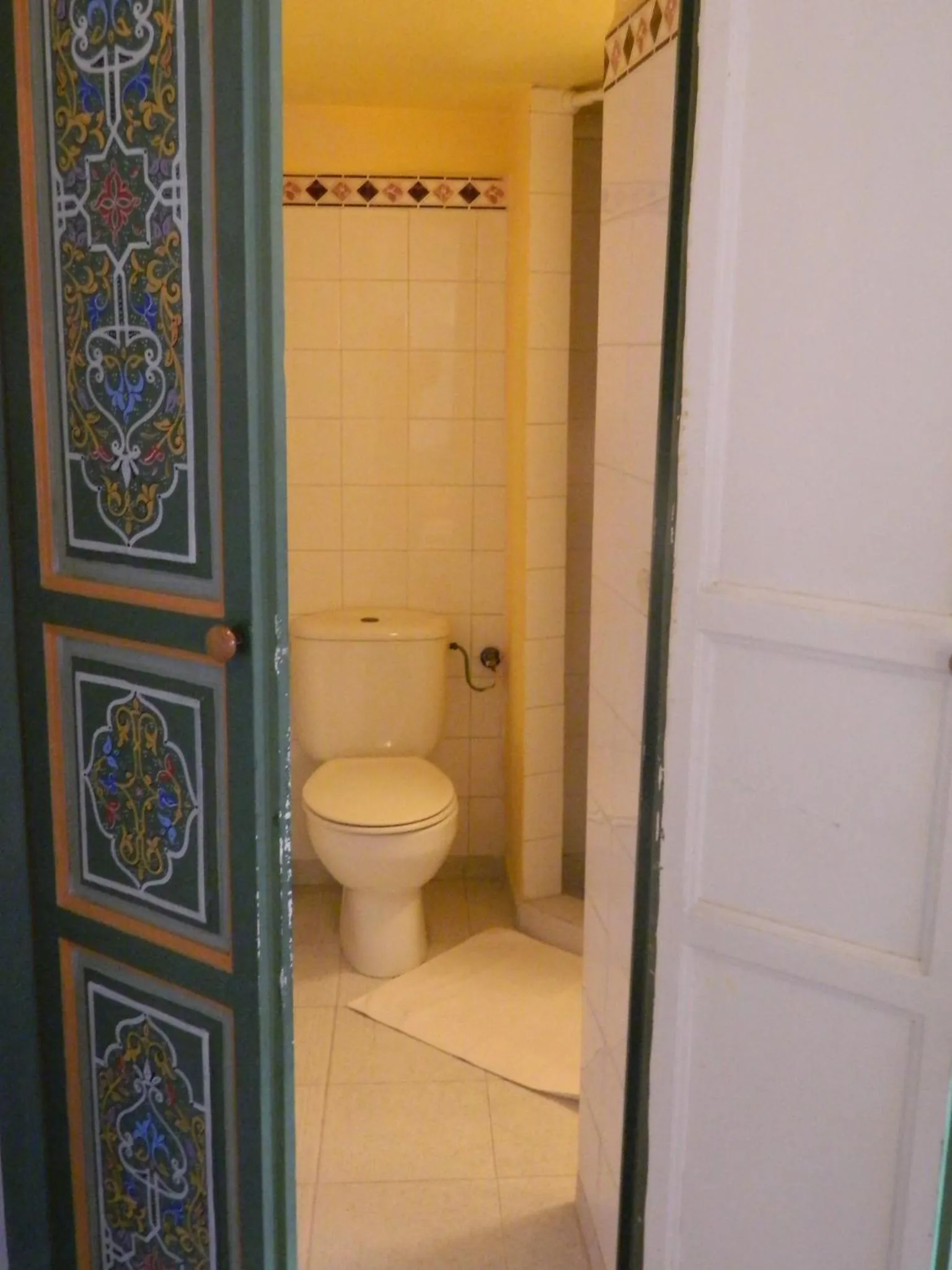 Toilet in Les Matins Bleus