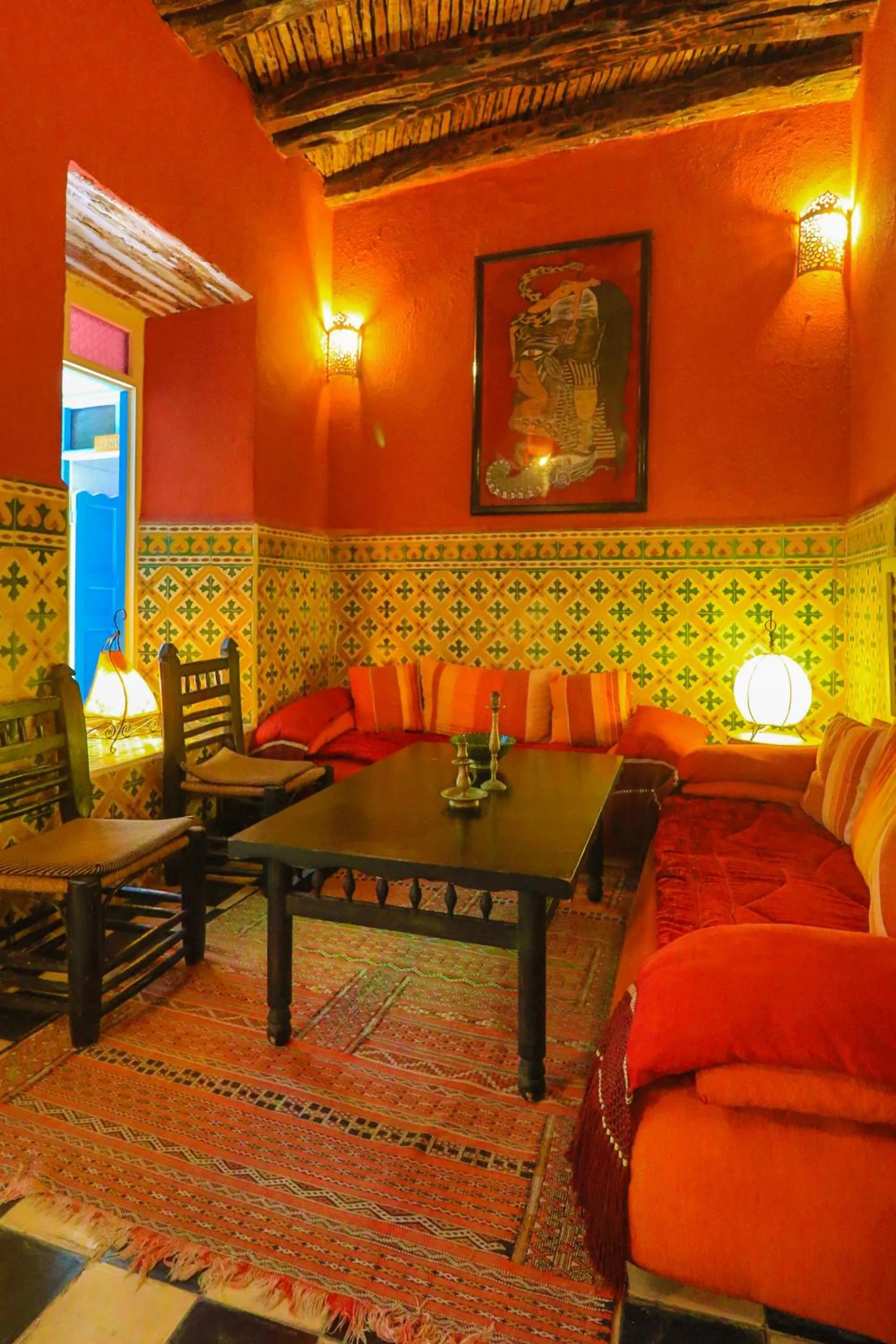 Library in Les Matins Bleus