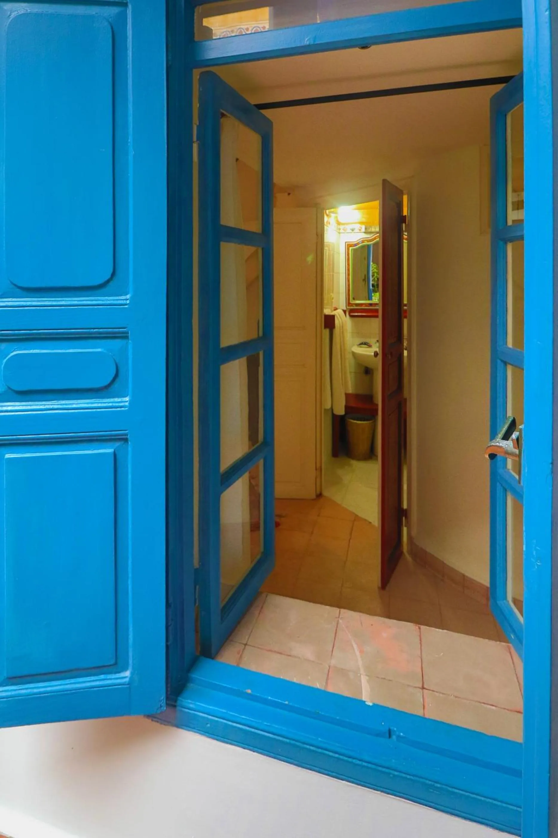 Toilet in Les Matins Bleus