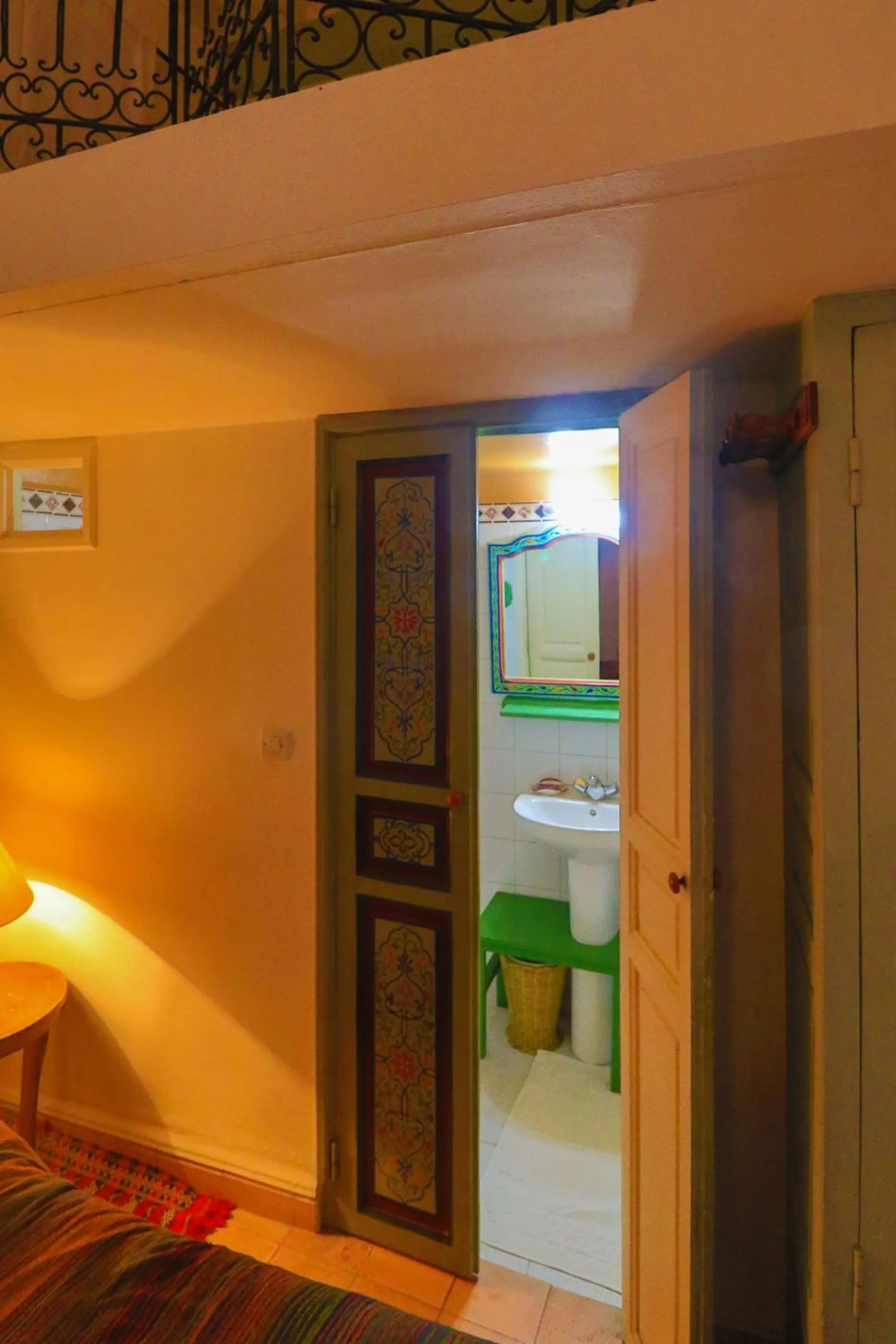 Bathroom, Bed in Les Matins Bleus