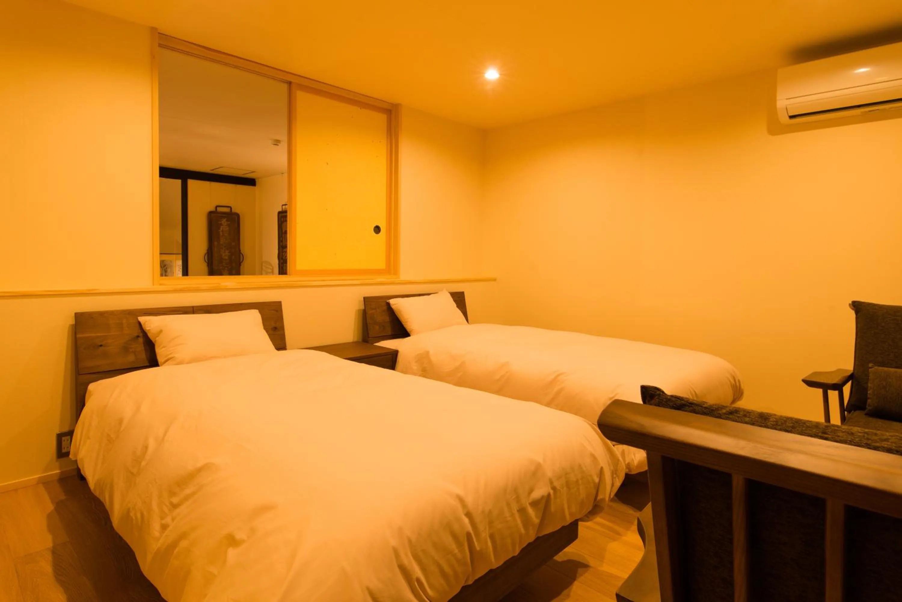 Photo of the whole room, Bed in Tsumesyo Mikuni