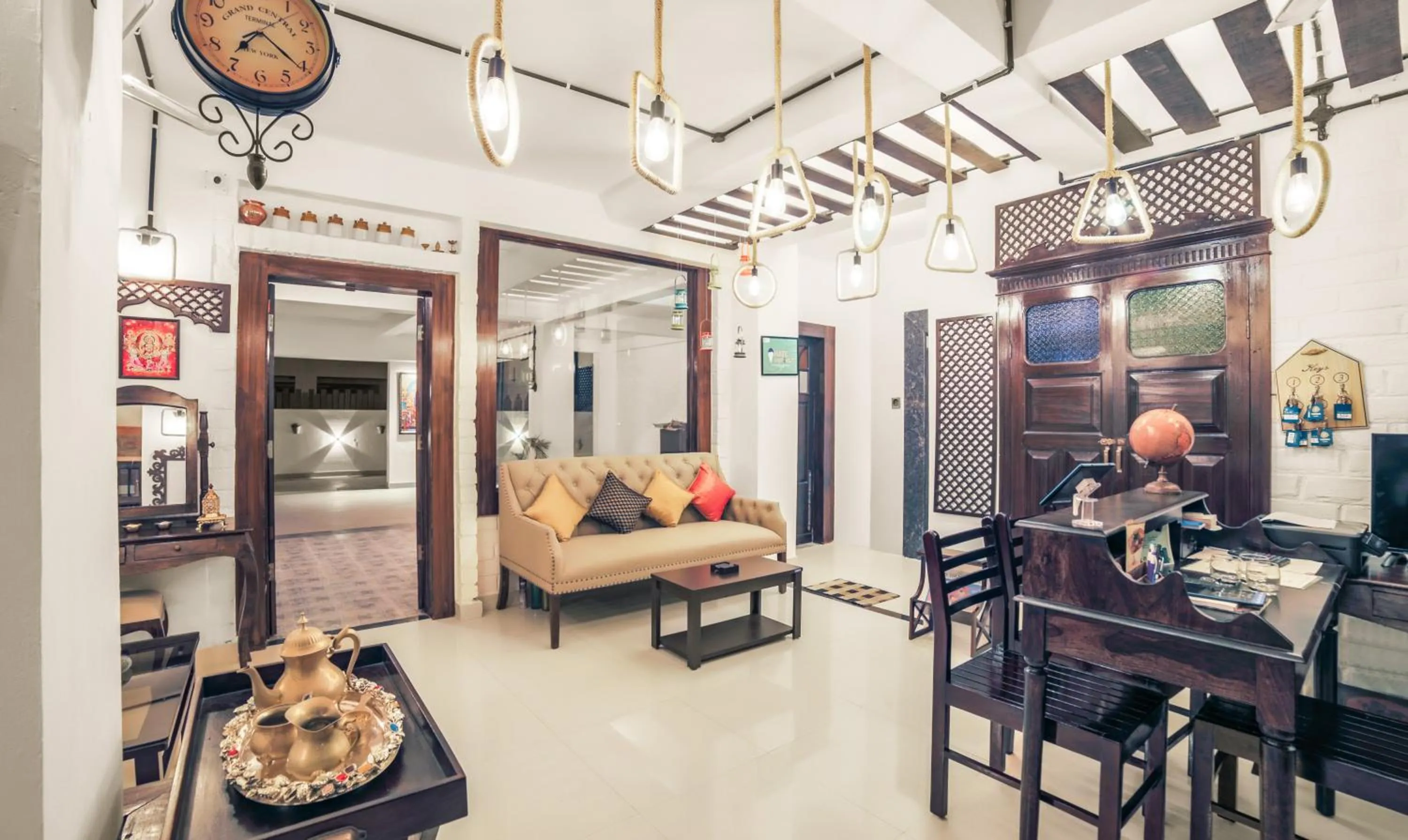 Lobby or reception in Treebo Chalets, Nagpur Airport