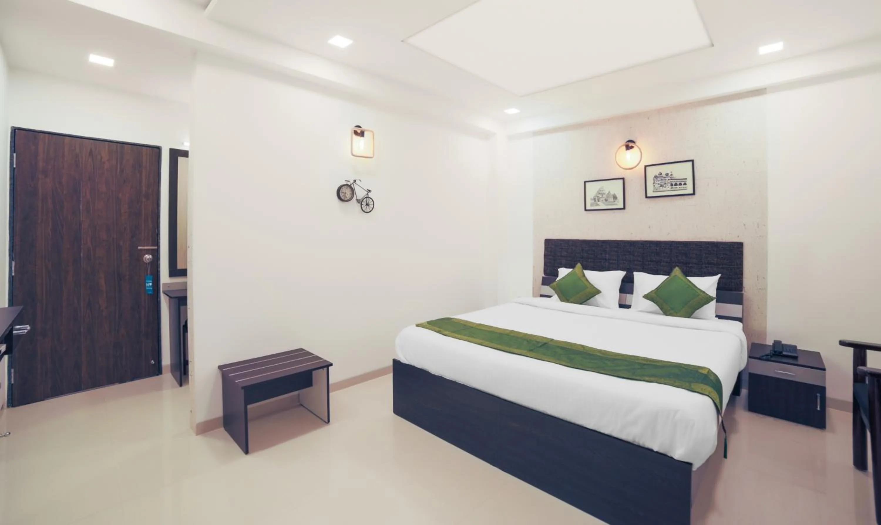 Bed in Treebo Chalets, Nagpur Airport