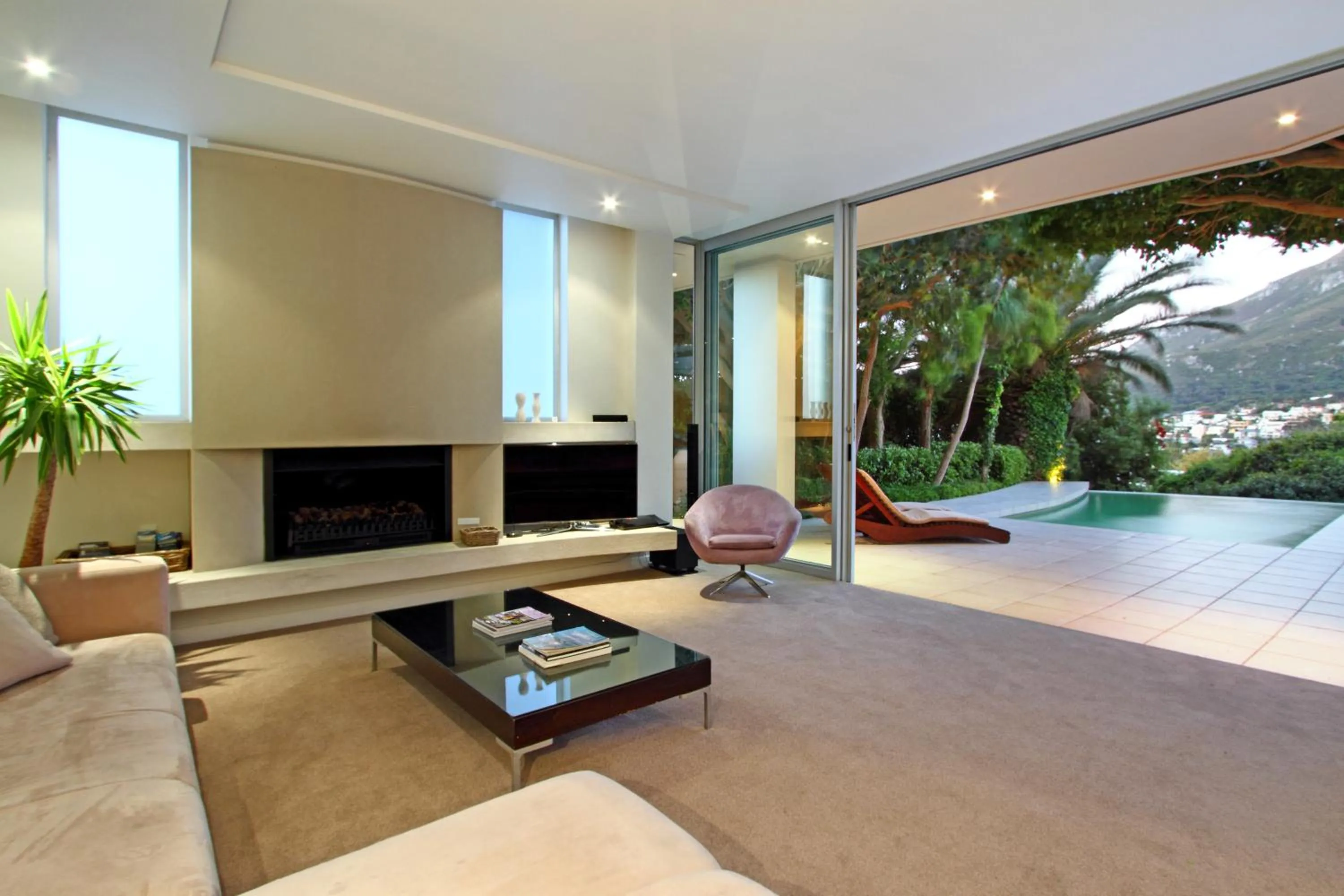 Living room in Lion's View Villa & Apartment