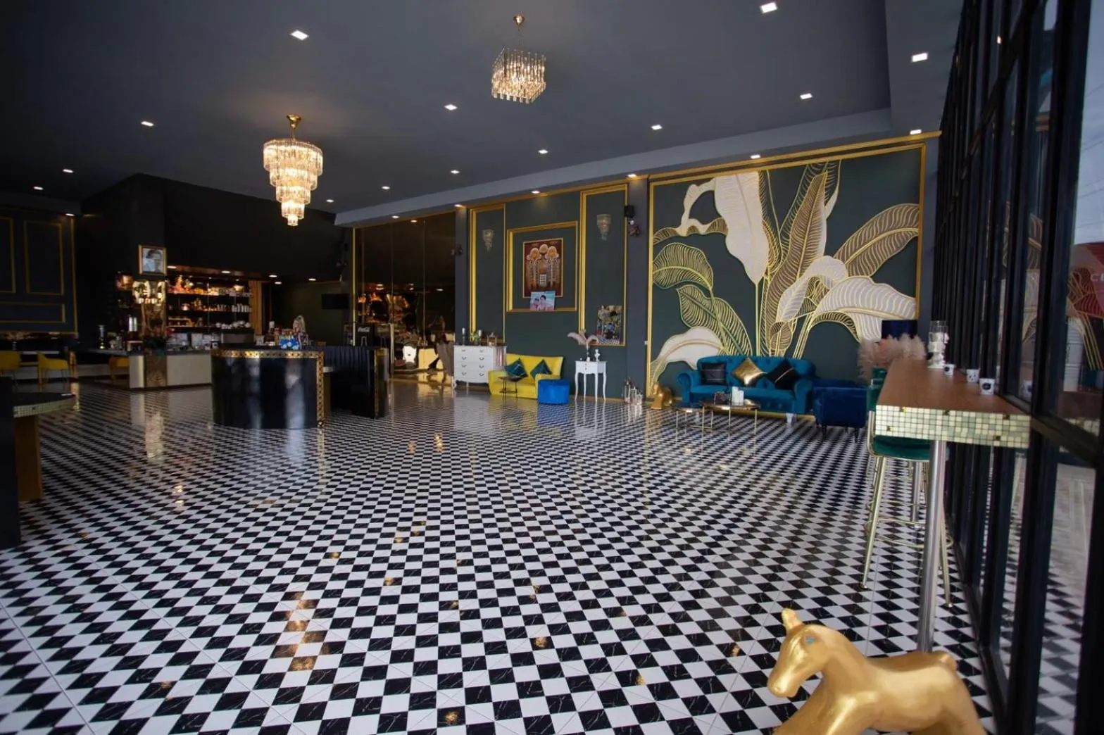 Restaurant/places to eat in The Sun resort Ratchaburi