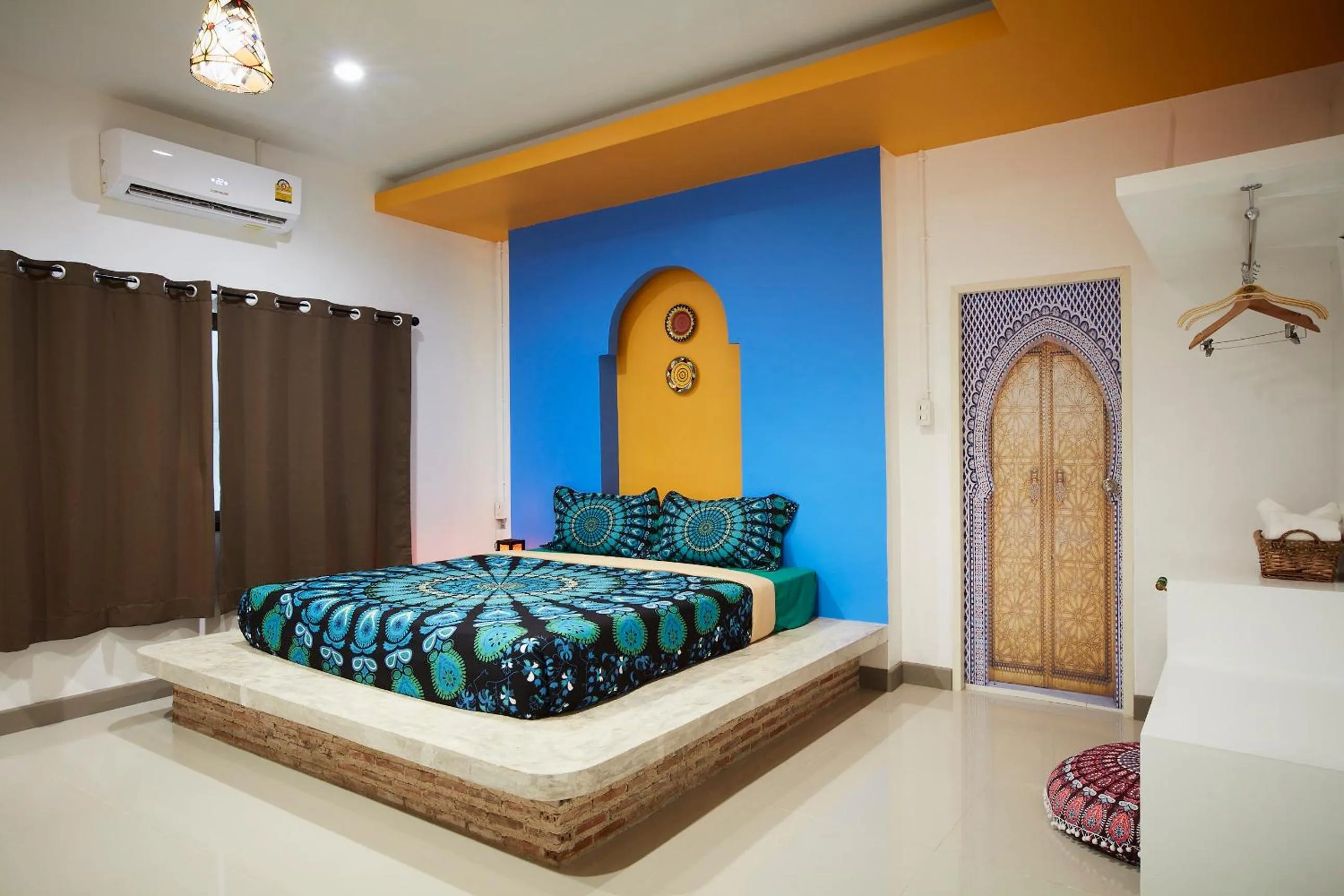 Bed in The Sun resort Ratchaburi