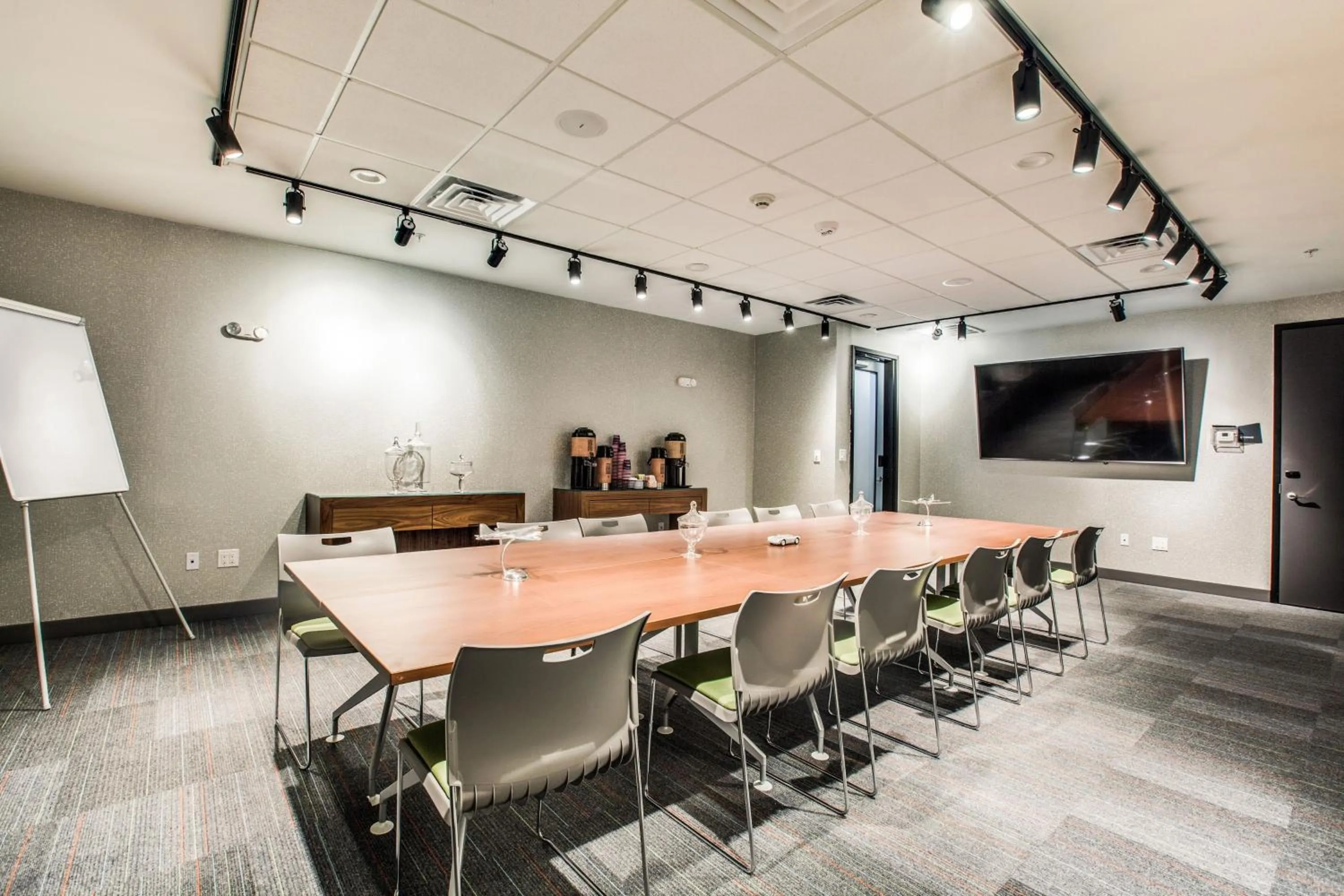 Meeting/conference room in Aloft Dallas Arlington Entertainment District