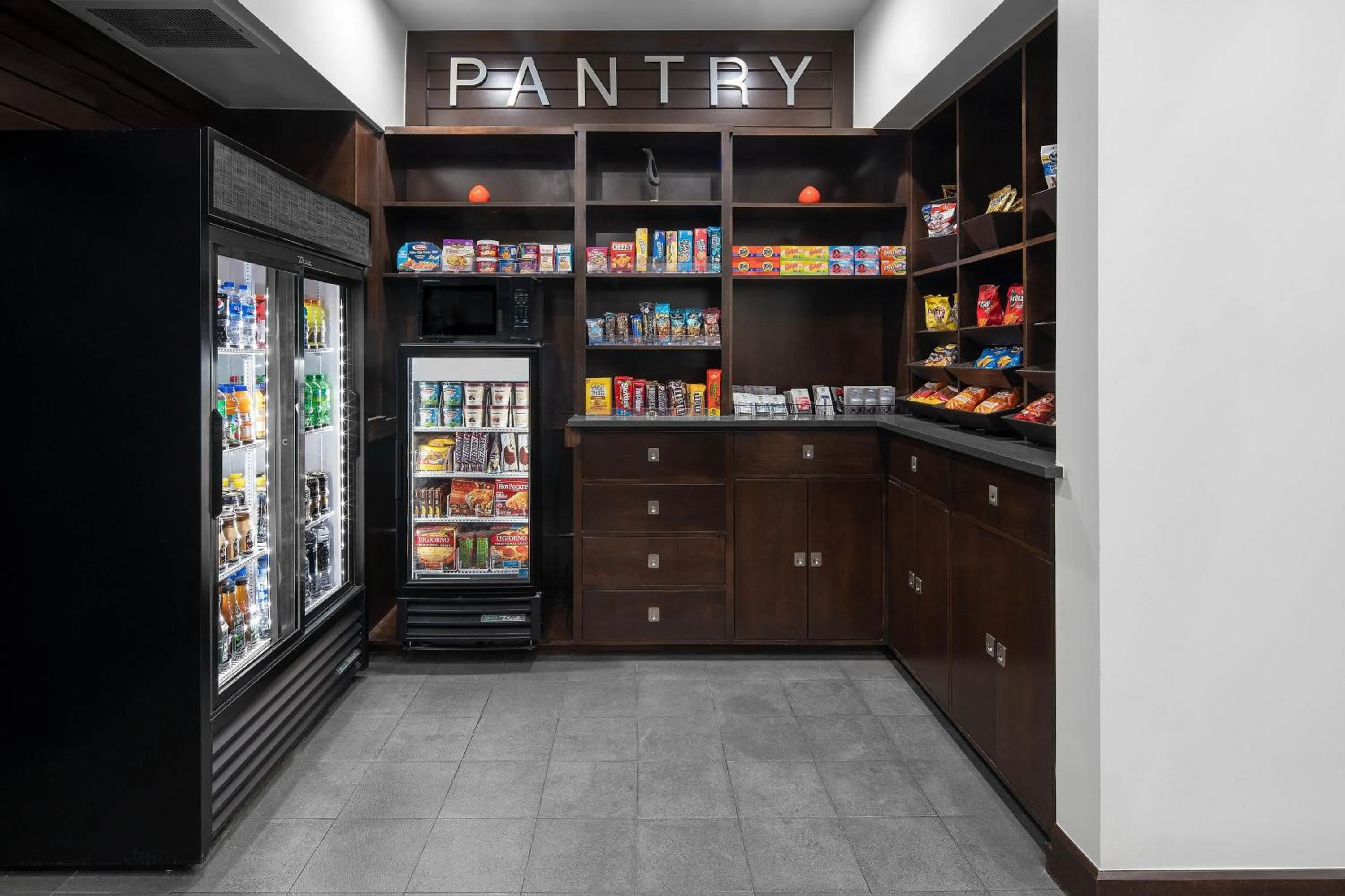 Lobby or reception in Four Points by Sheraton Oklahoma City Airport