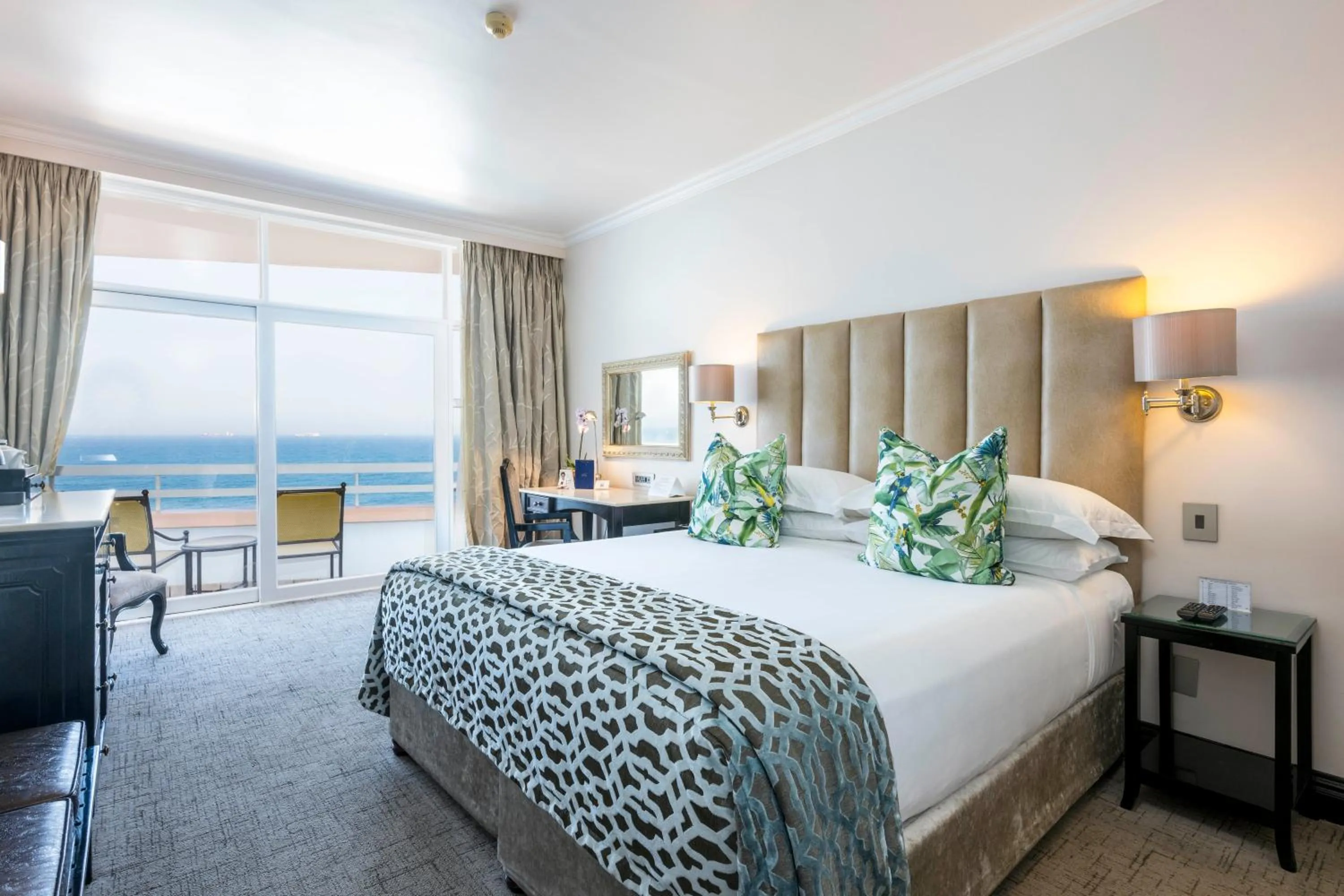 Bedroom, Bed in Beverly Hills