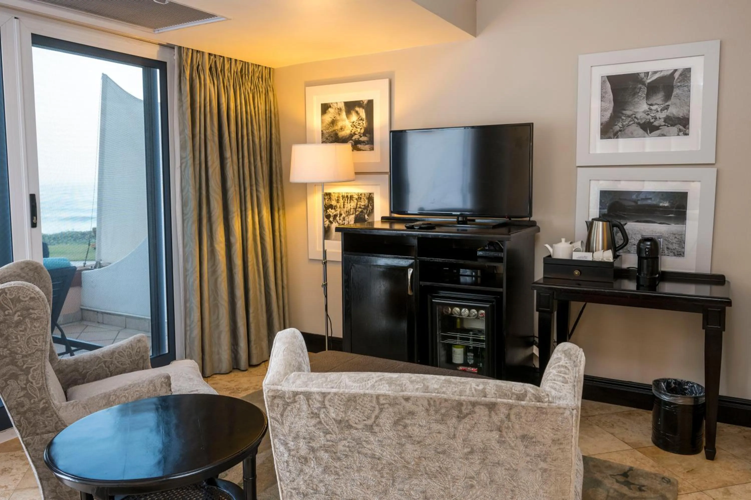 TV and multimedia in Beverly Hills