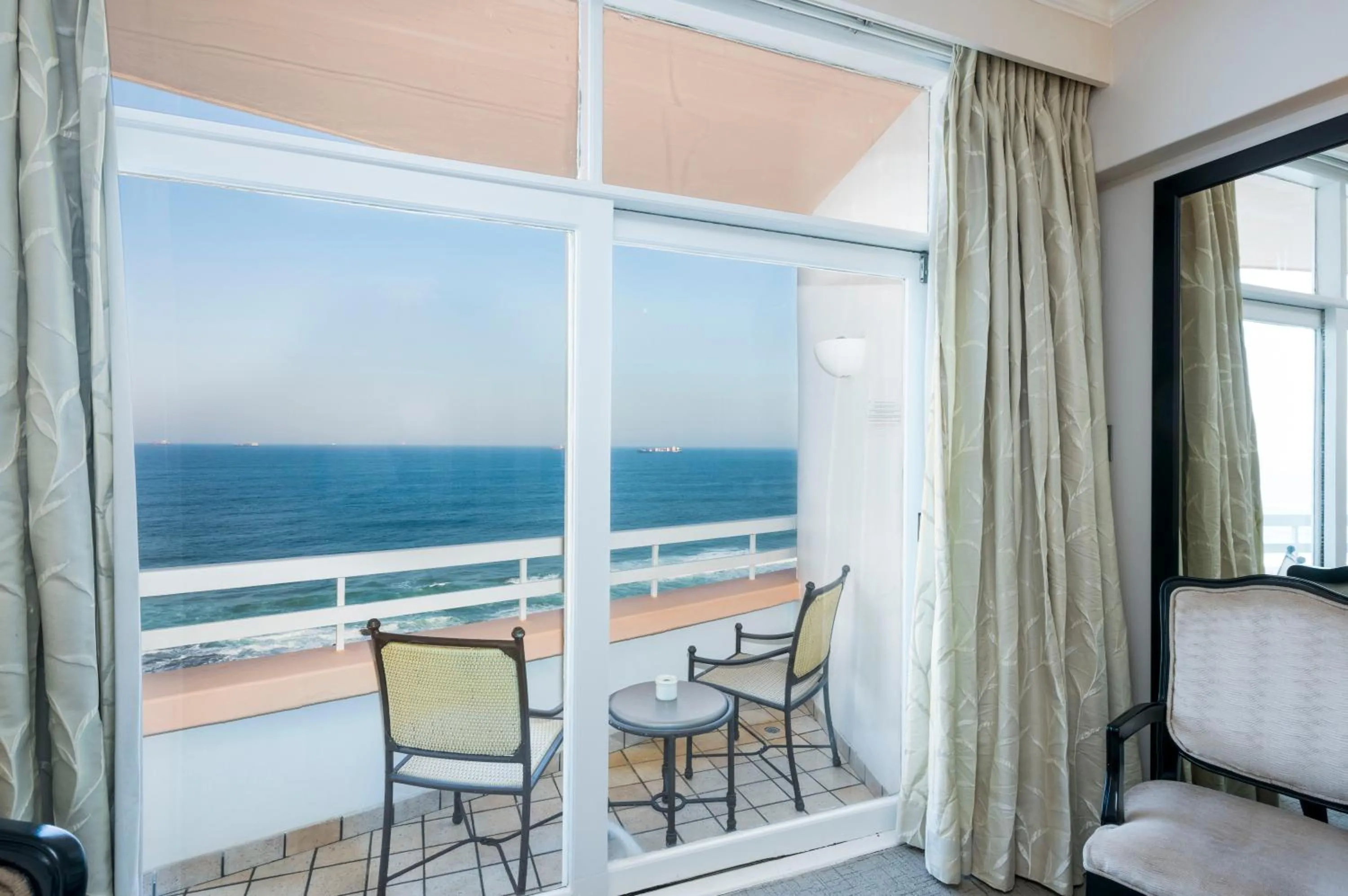Balcony/Terrace in Beverly Hills