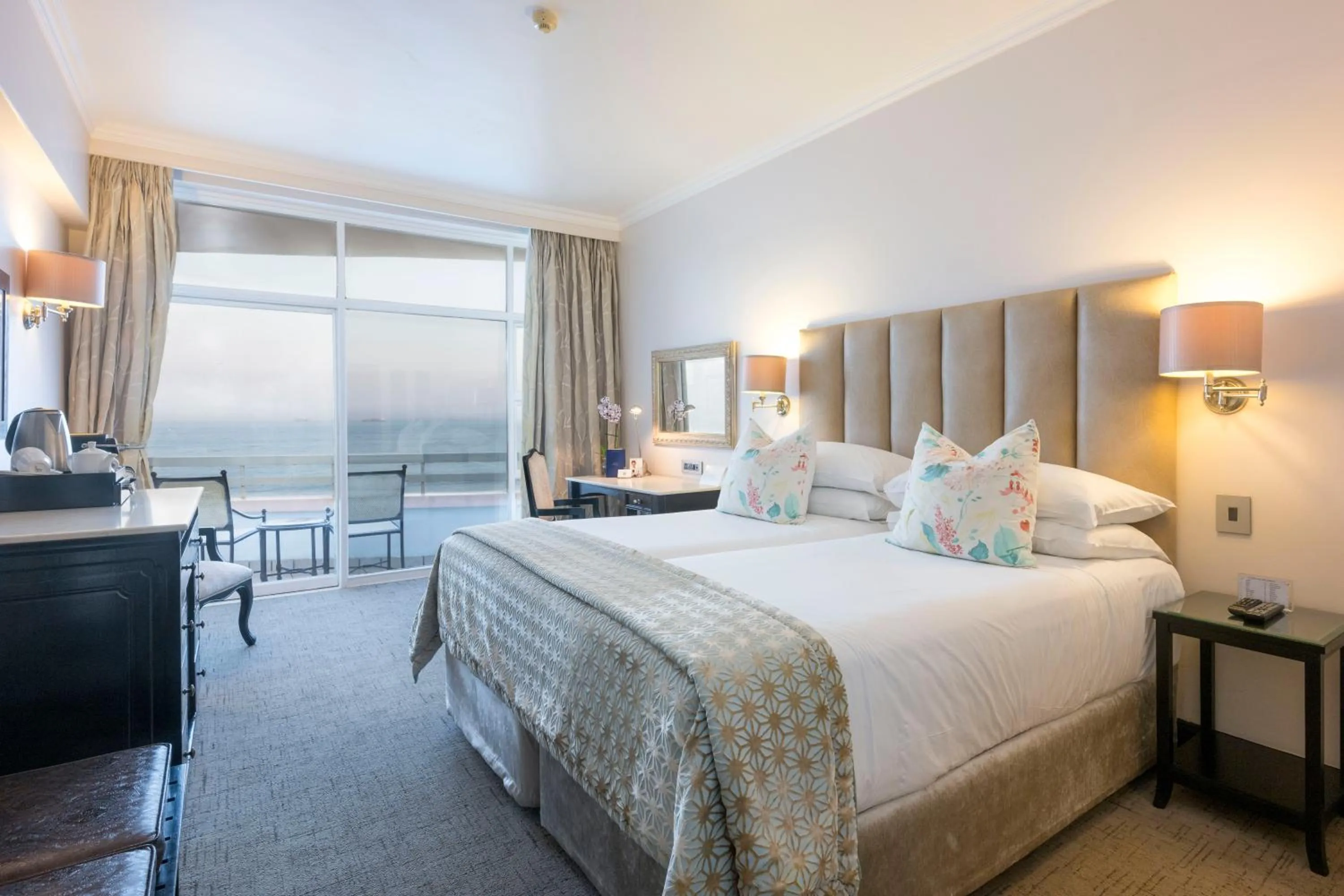 Bedroom, Bed in Beverly Hills