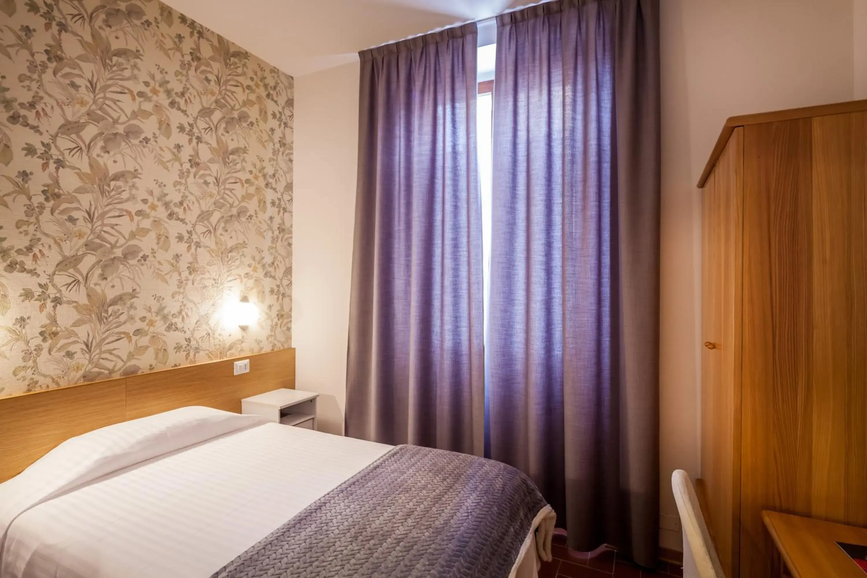 Small Double Room in Hotel La Palomba Small Double Room in Hotel La Palomba