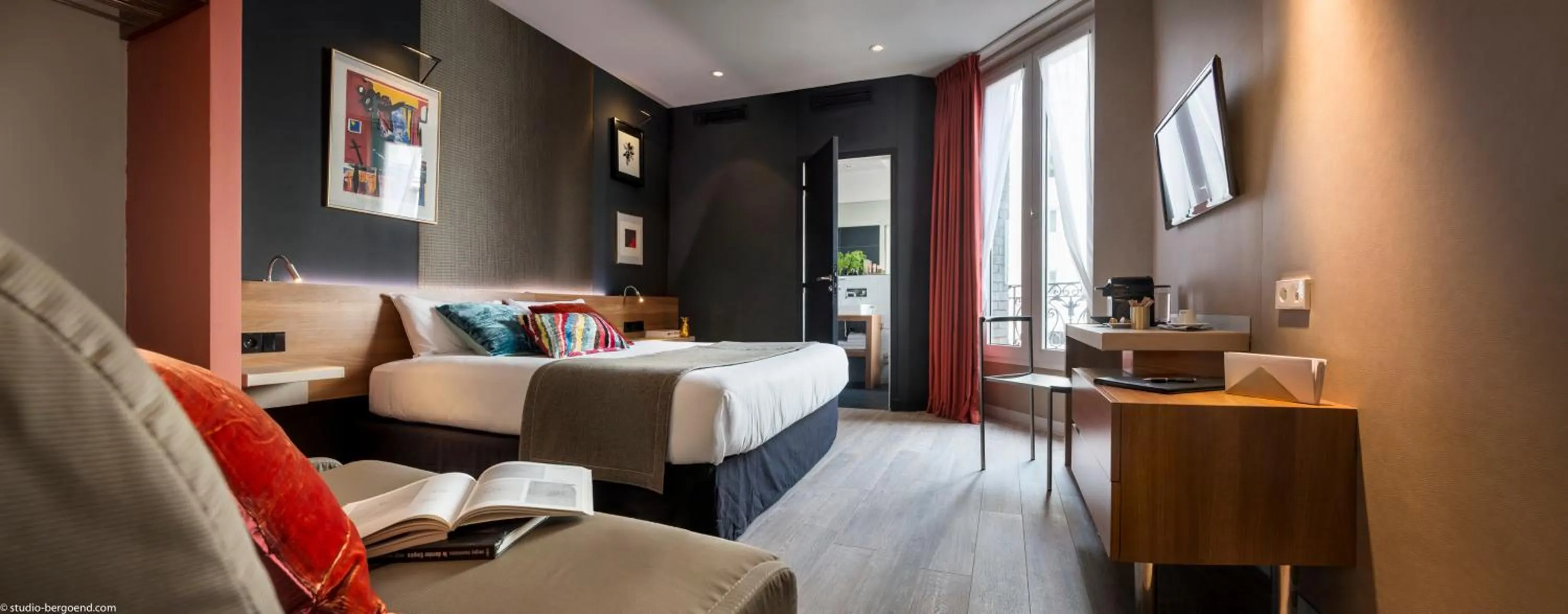 Photo of the whole room, Bed in Fred'Hotel