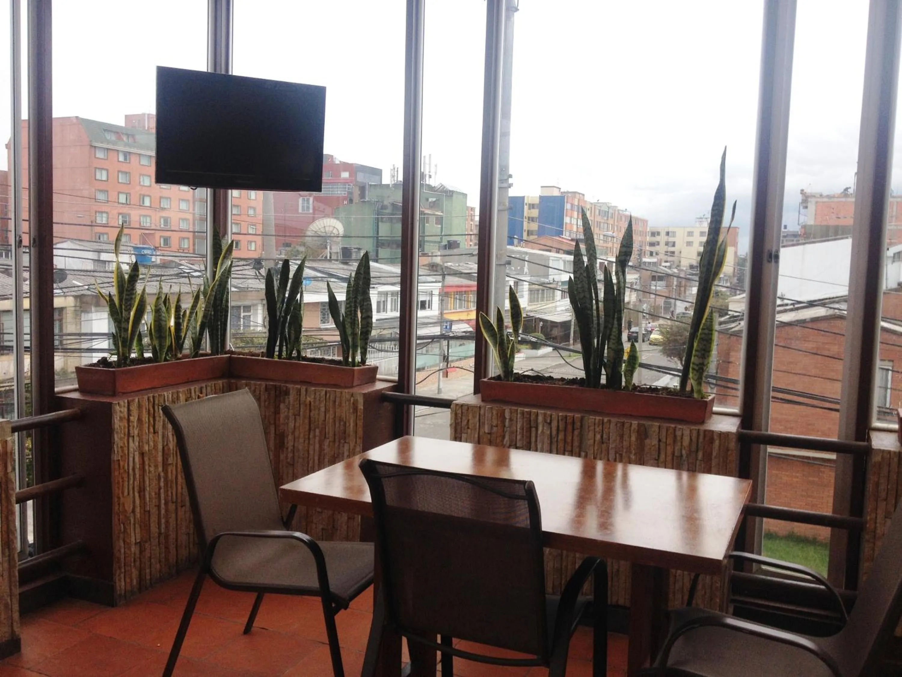 Restaurant/places to eat in Hotel AW Boutique