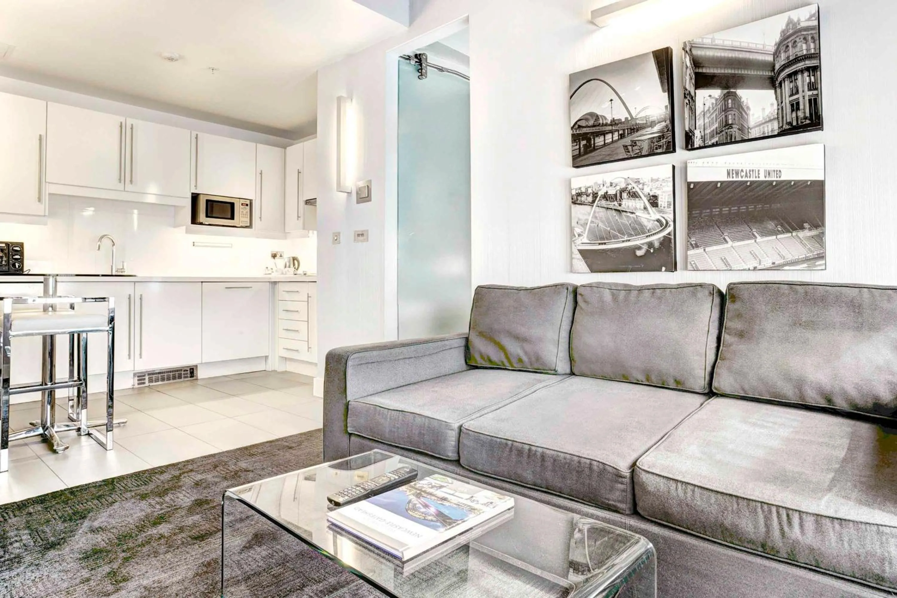 Photo of the whole room in Sandman Signature Newcastle Hotel