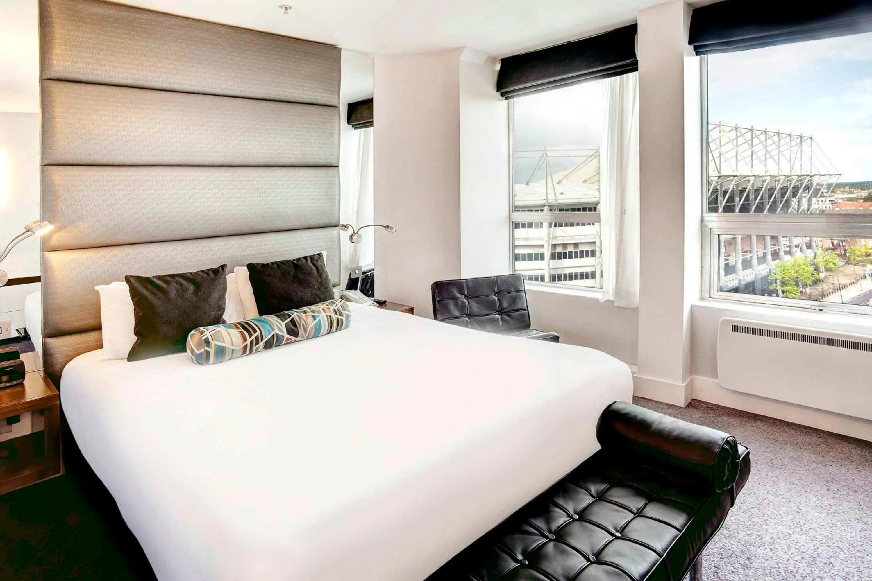 Photo of the whole room, Bed in Sandman Signature Newcastle Hotel