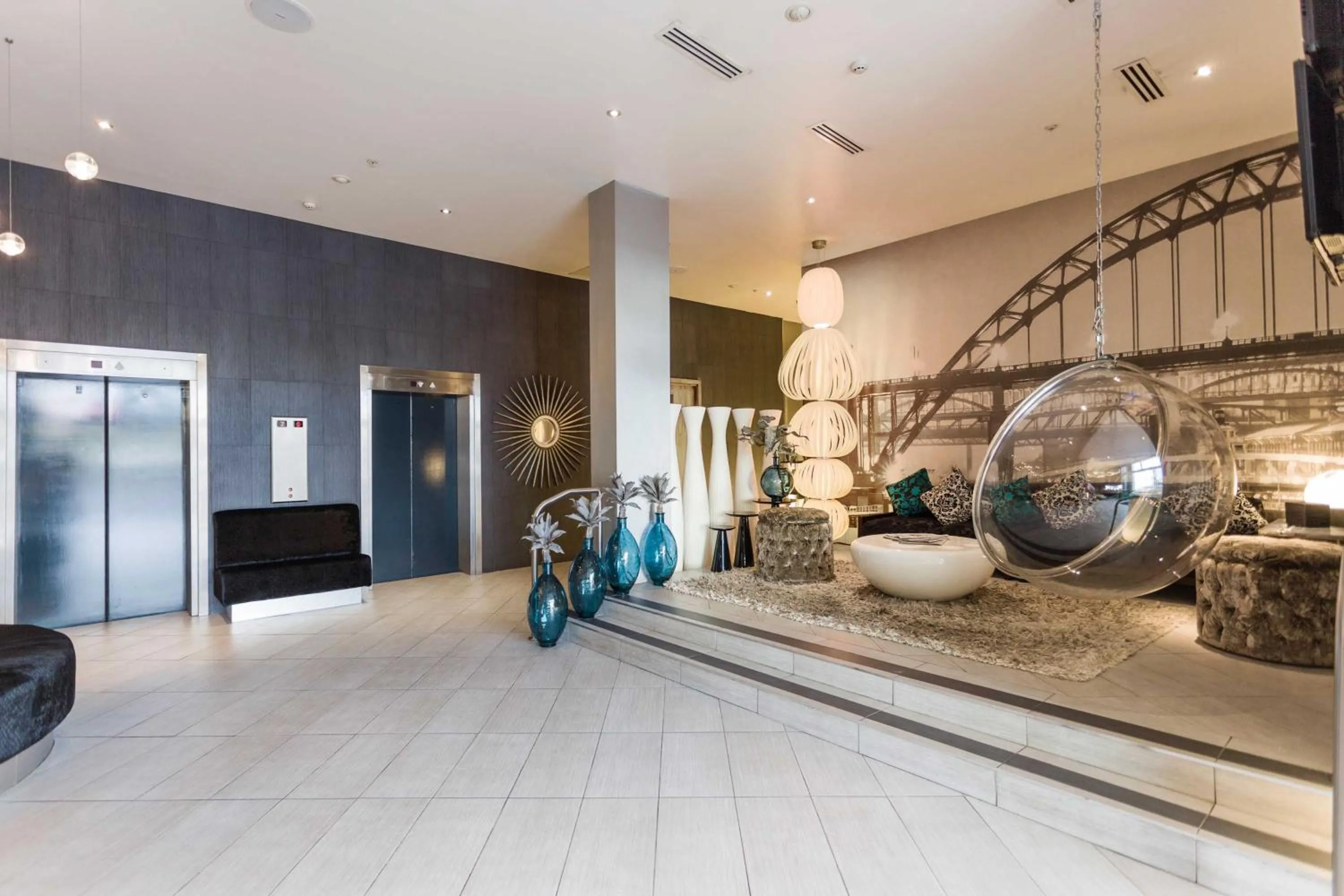 Lobby or reception in Sandman Signature Newcastle Hotel