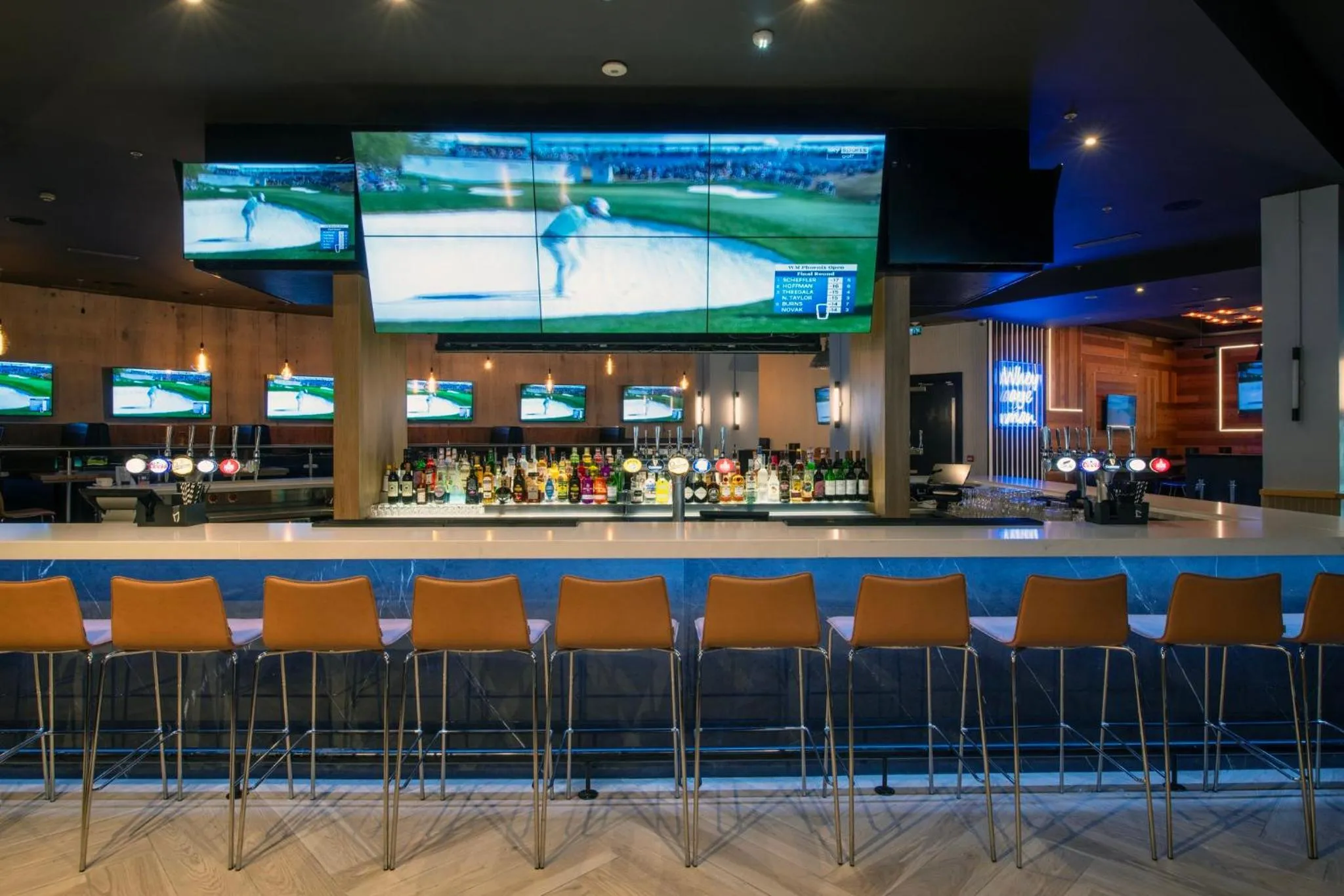 Restaurant/places to eat in Sandman Signature Newcastle Hotel