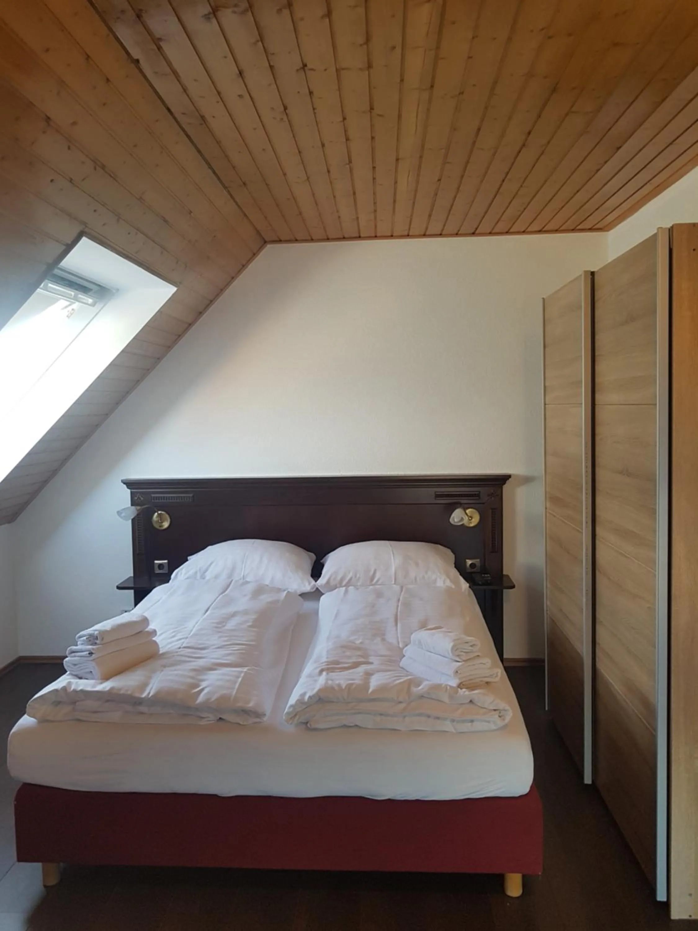 Living room, Bed in Eisberg Gästehaus & De Luxe Appartements