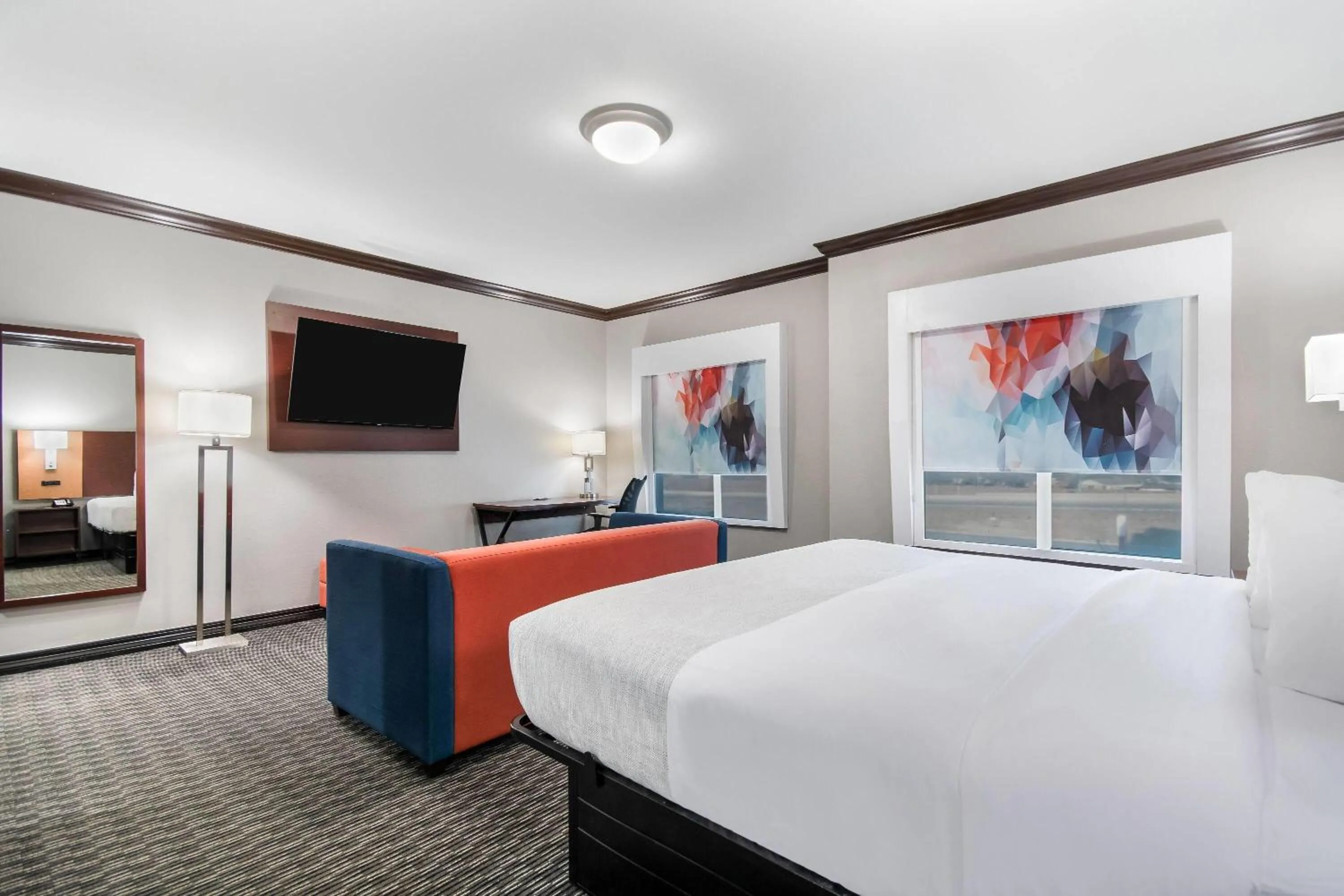 Bed in Hawthorn Suites by Wyndham Lubbock