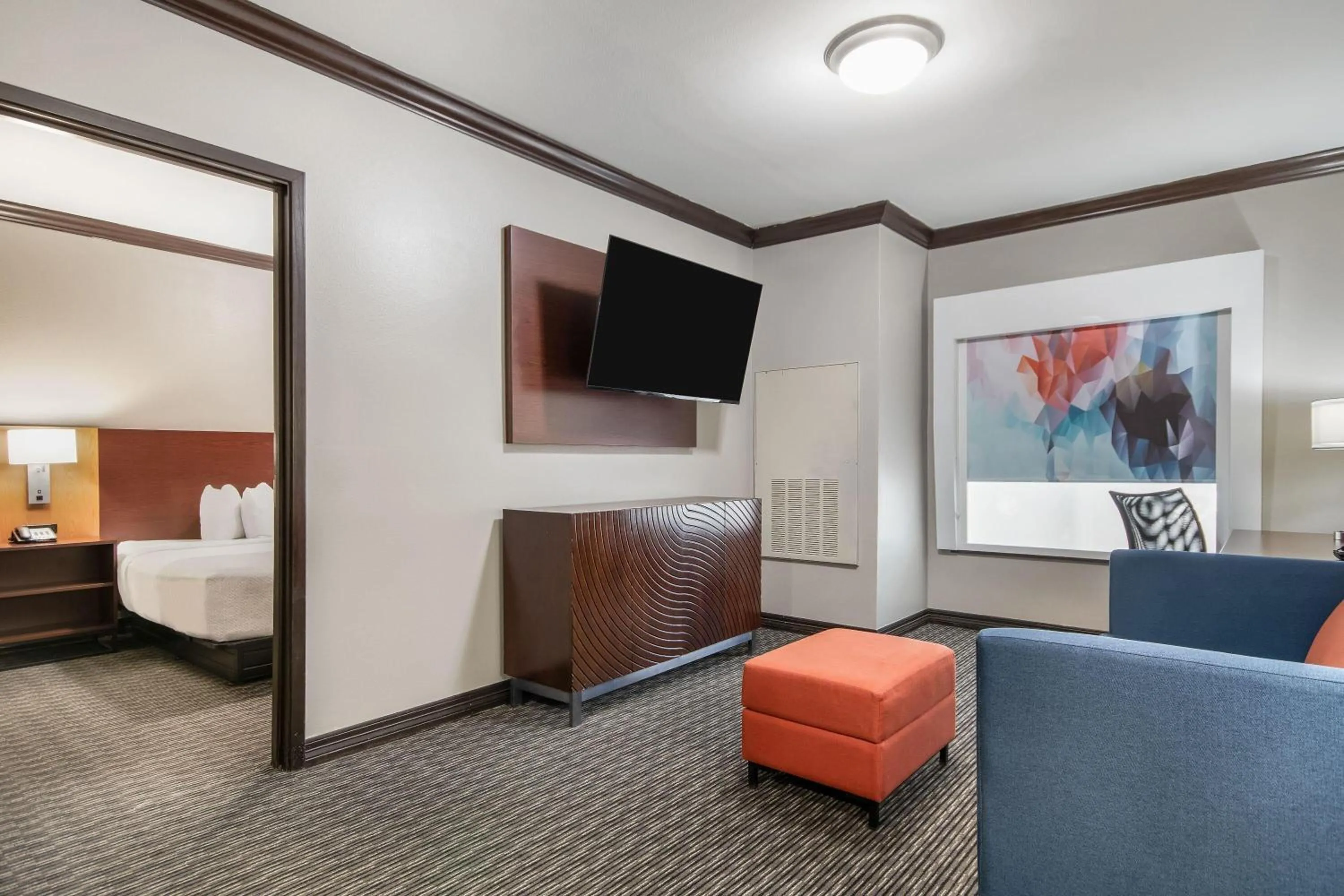 Photo of the whole room, Bed in Hawthorn Suites by Wyndham Lubbock