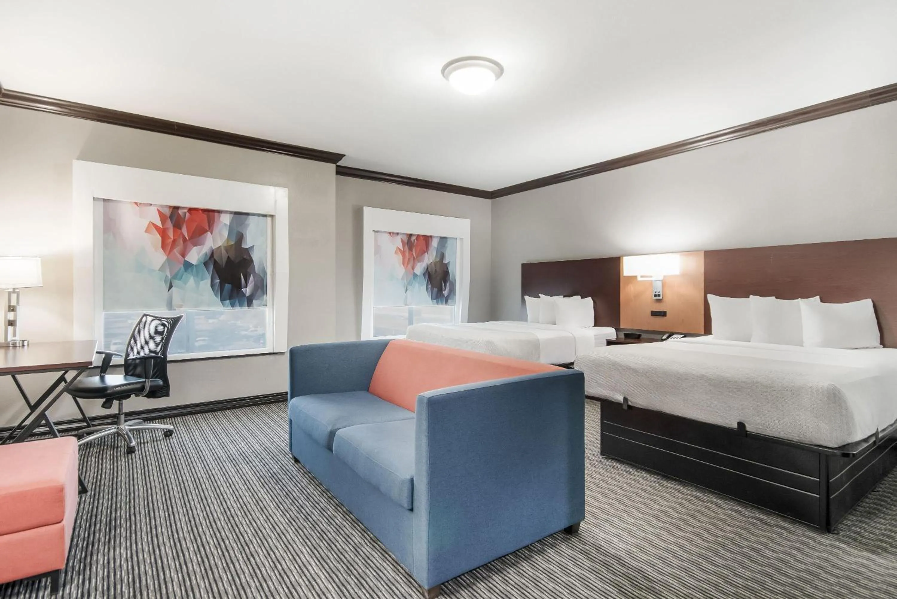 Bed in Hawthorn Suites by Wyndham Lubbock